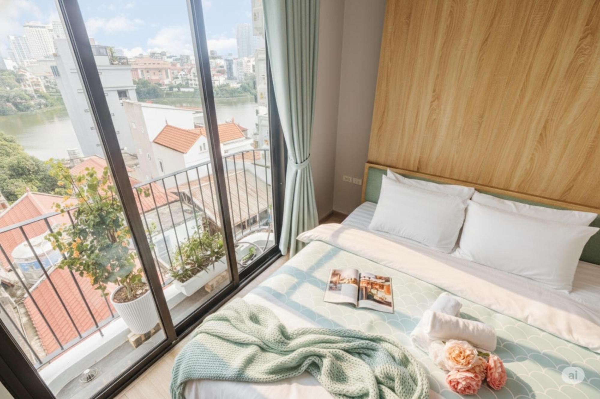 One-Bedroom Apartment with Balcony