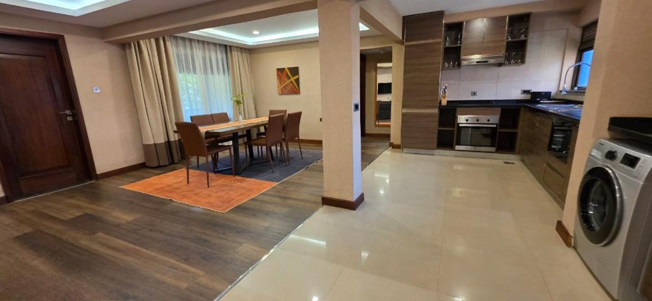 Two-Bedroom Deluxe Apartment - Photo 2