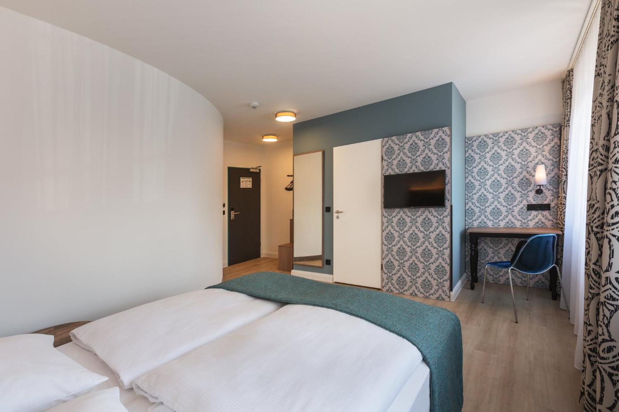 Premium Queen Room - Photo 6