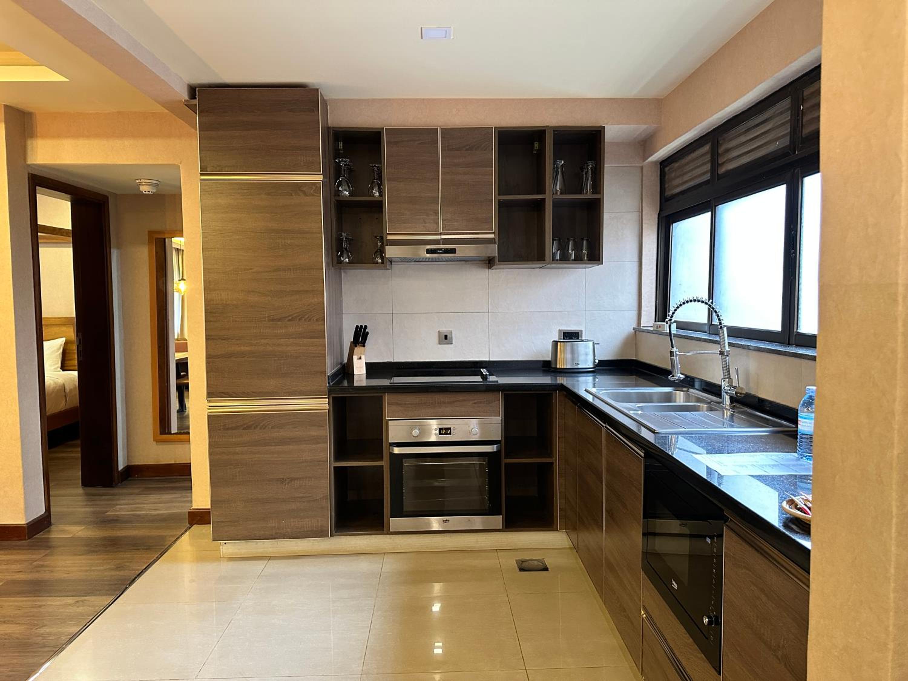 Two-Bedroom Deluxe Apartment - Photo 4