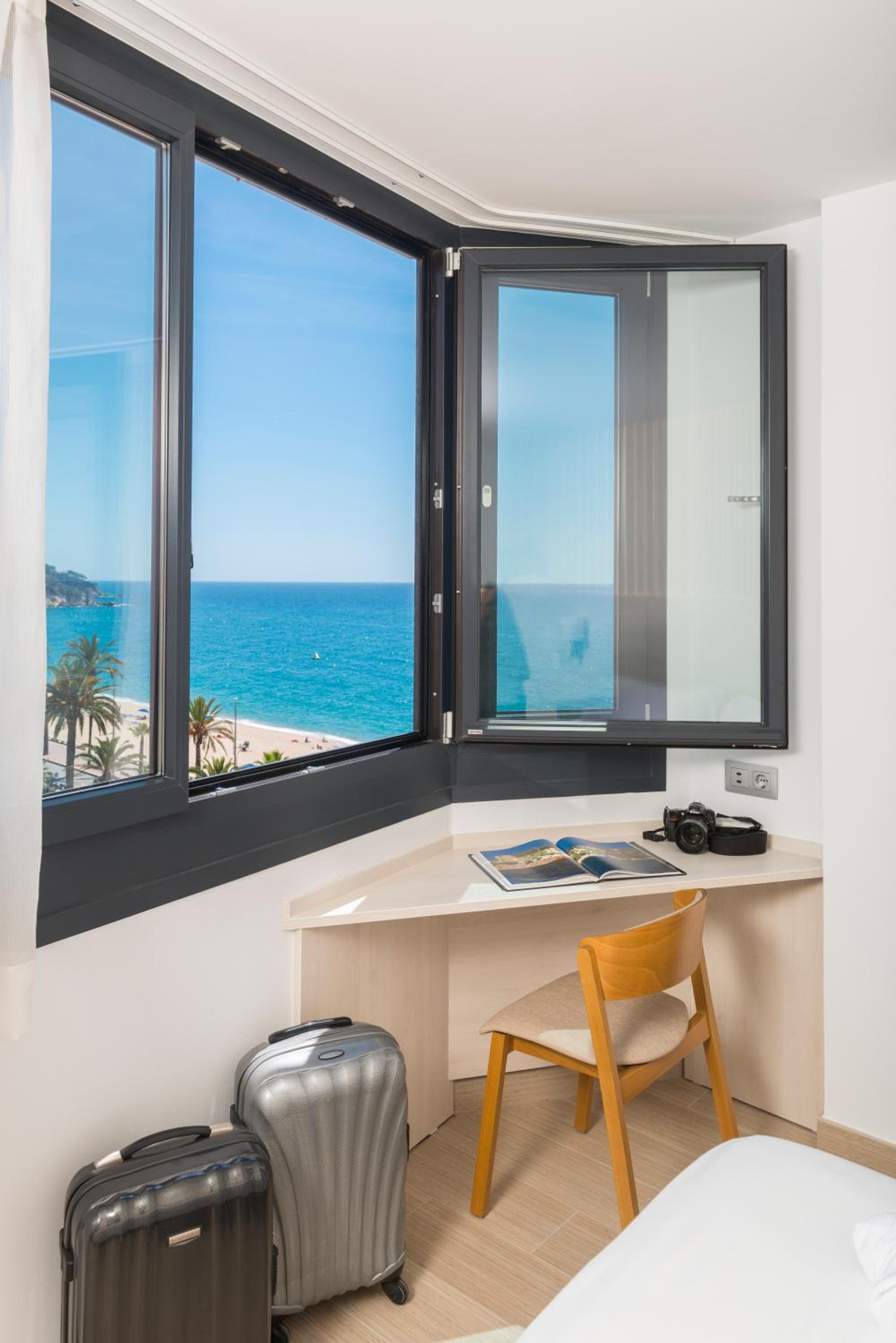 Deluxe Double Room with Sea View