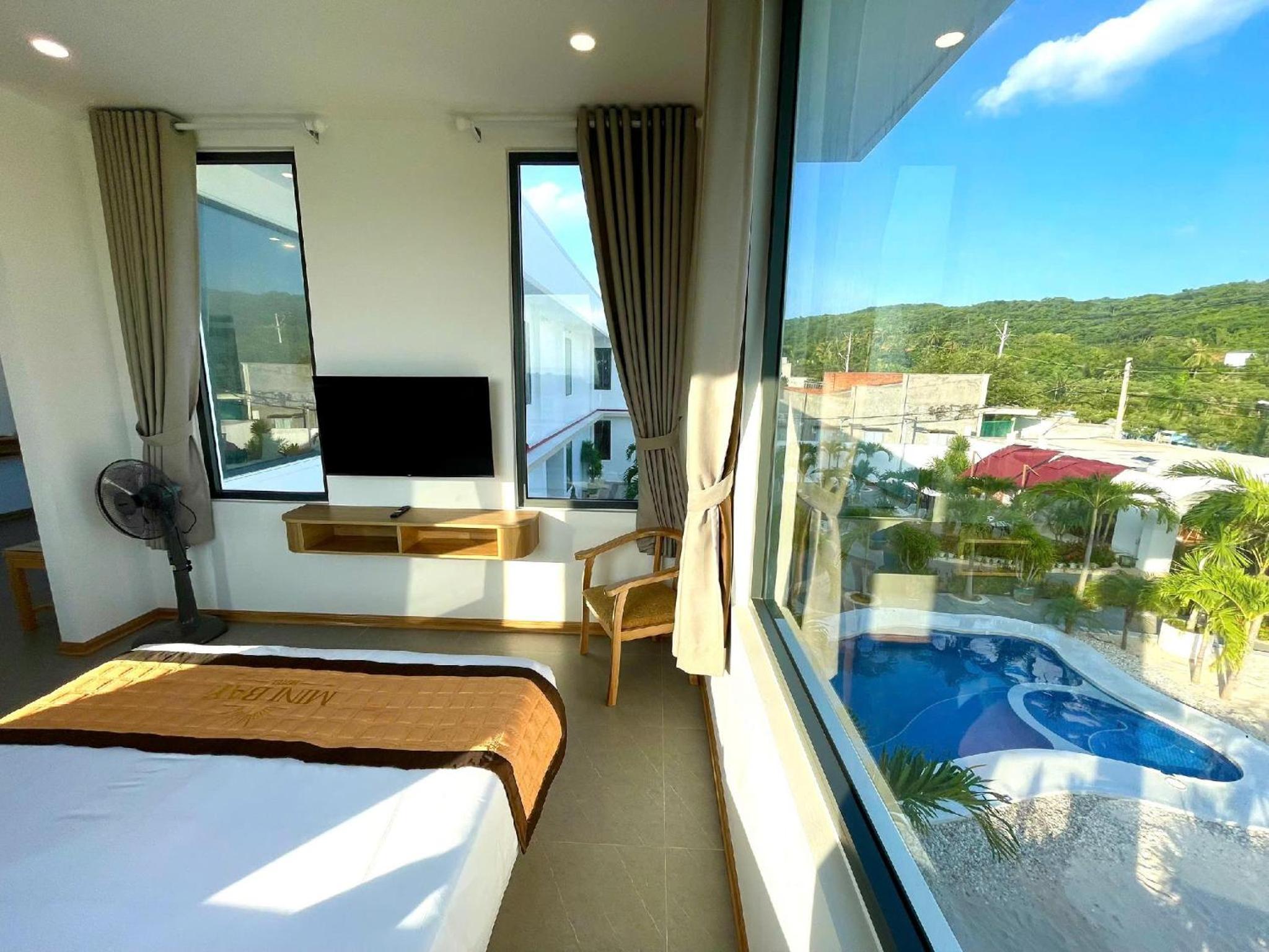 Suite with Pool View photo 1