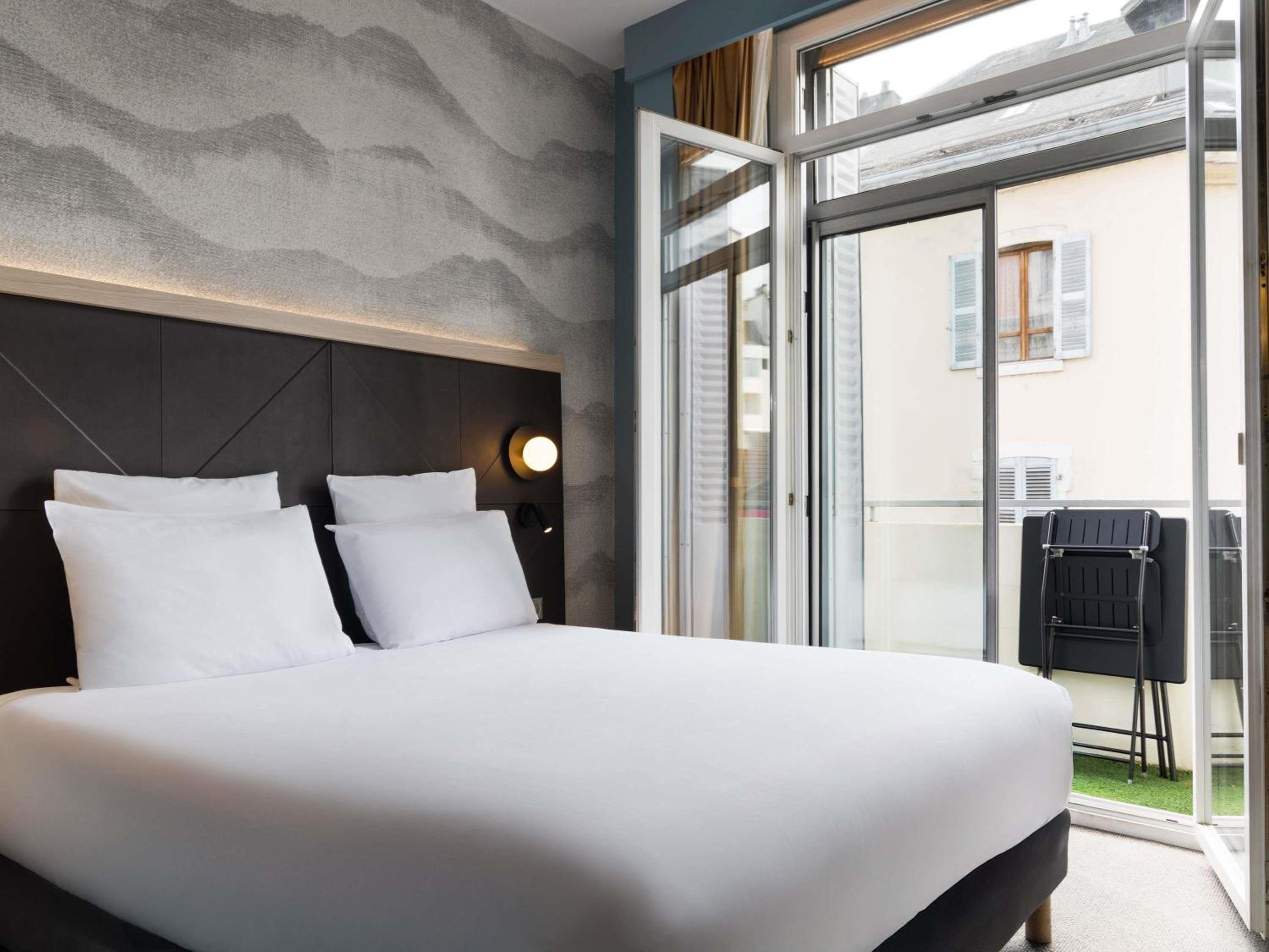 Superior Double Room with Balcony