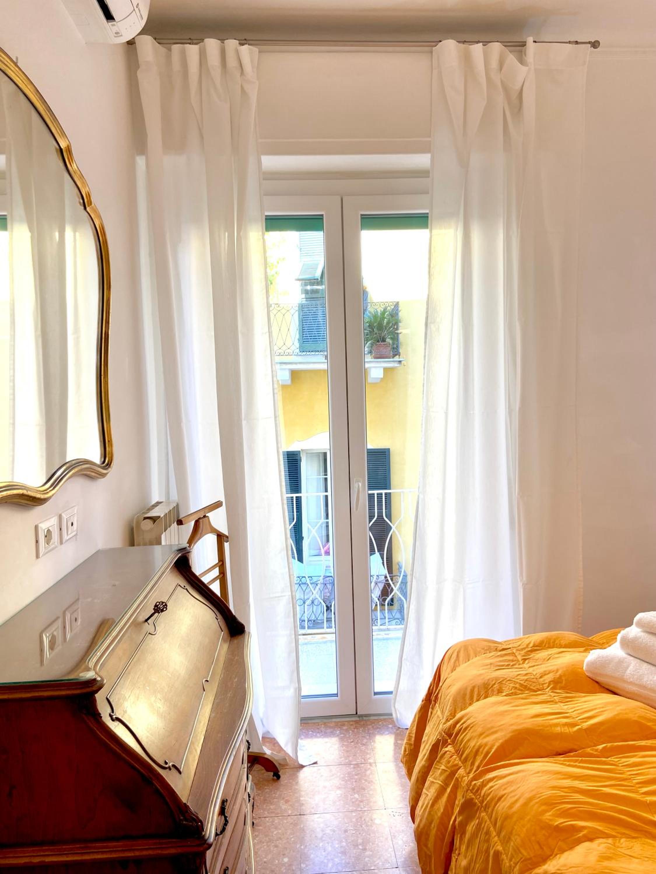 One-Bedroom Apartment with Balcony