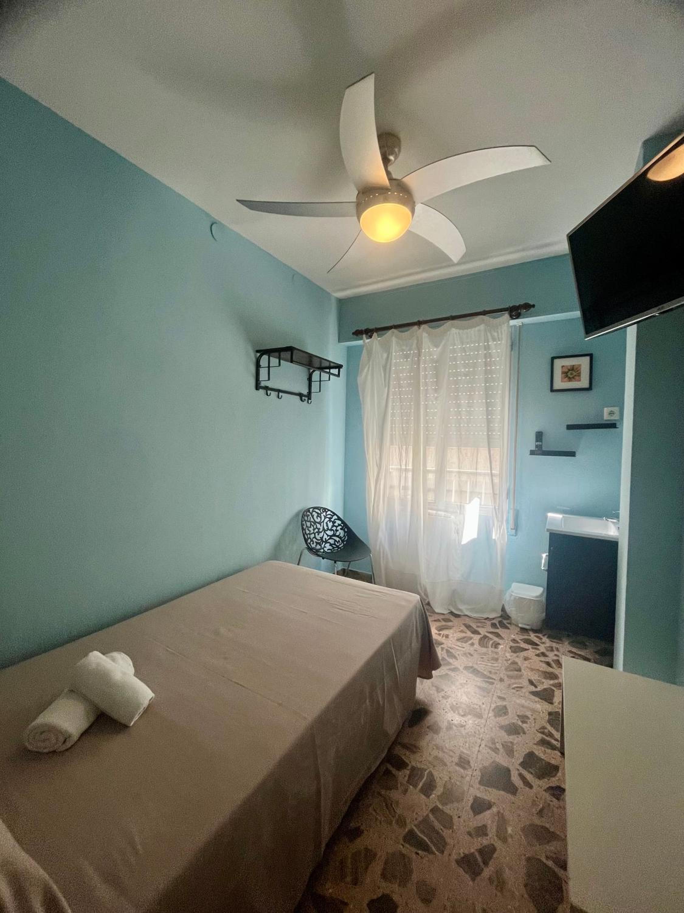 Single Room with Shared Bathroom