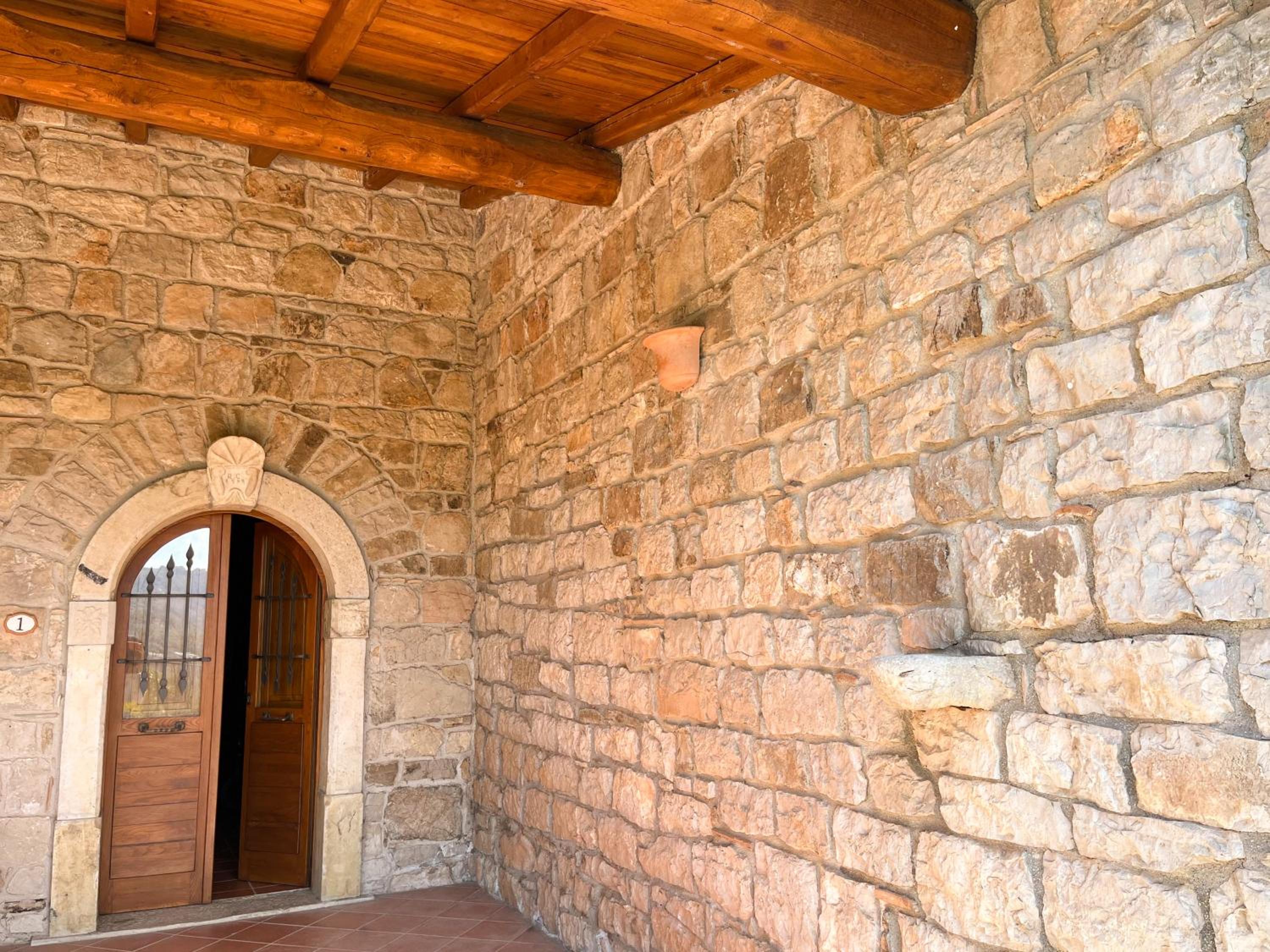 Maisonette photo 3