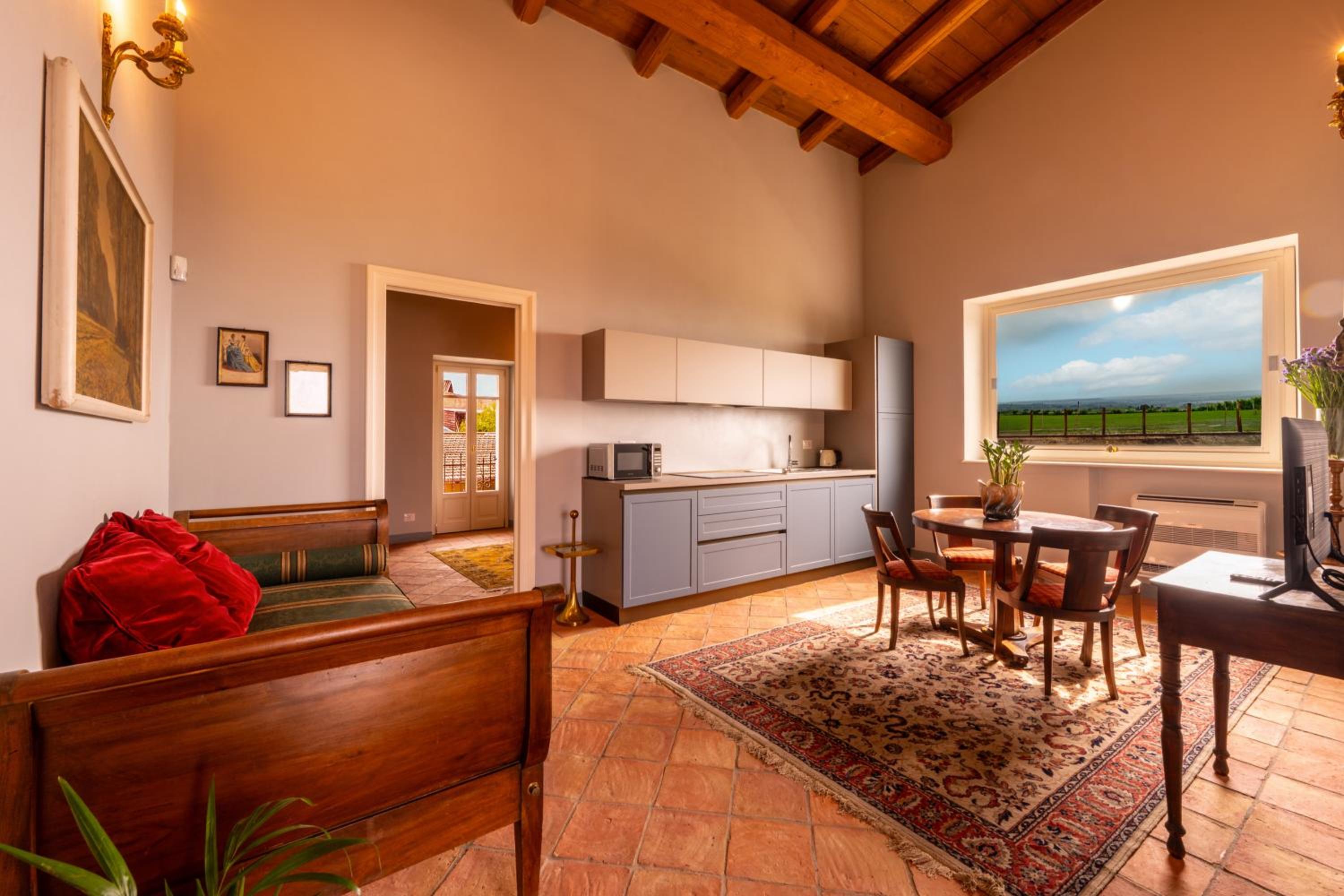 One-Bedroom Apartment with Terrace photo 1