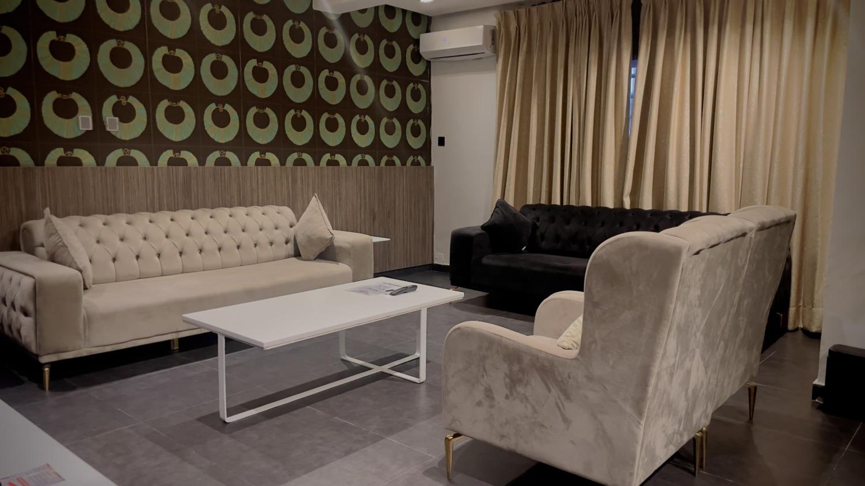 Apartment - Ground Floor photo 3