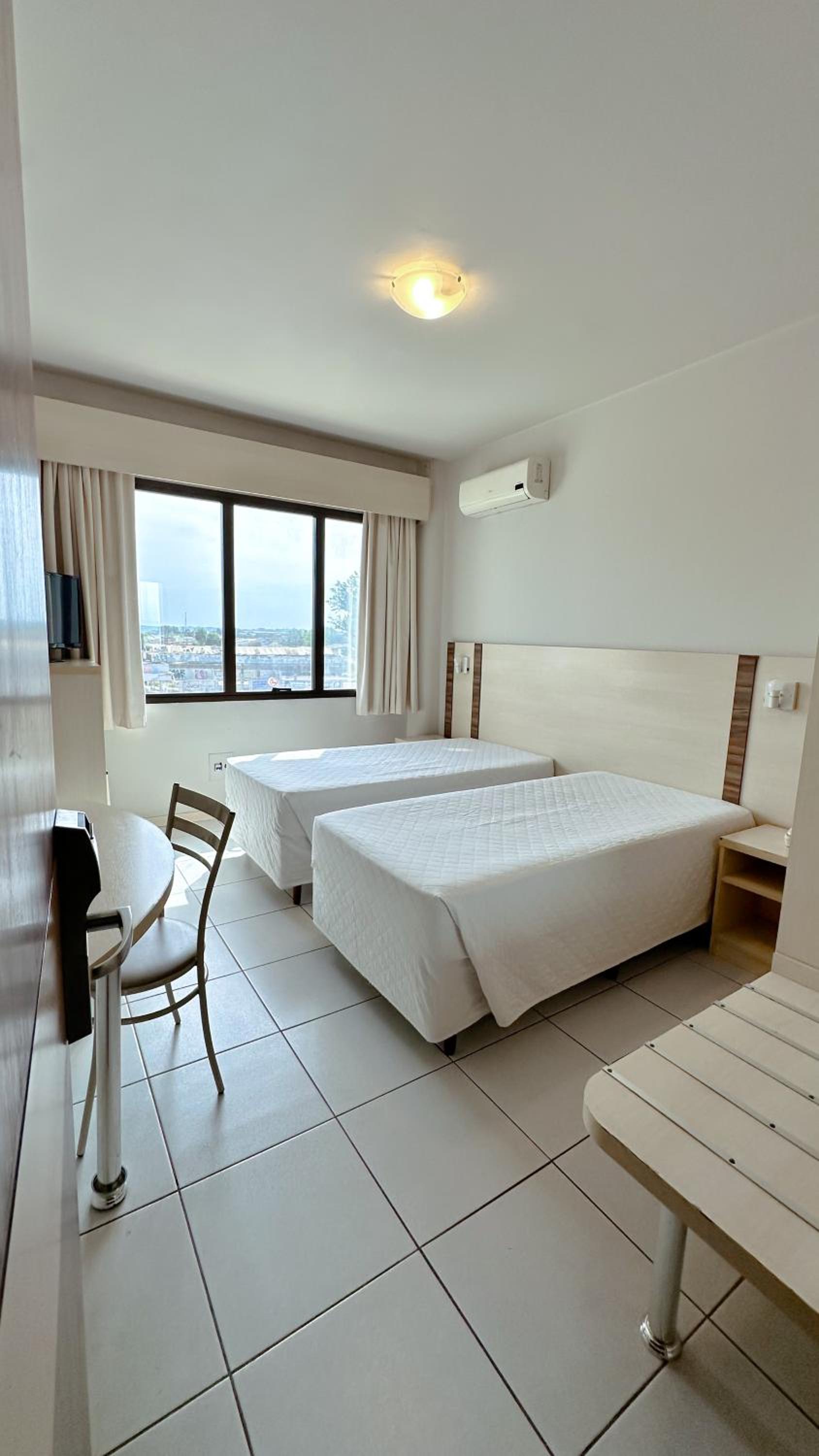 Economy Twin Room photo 1