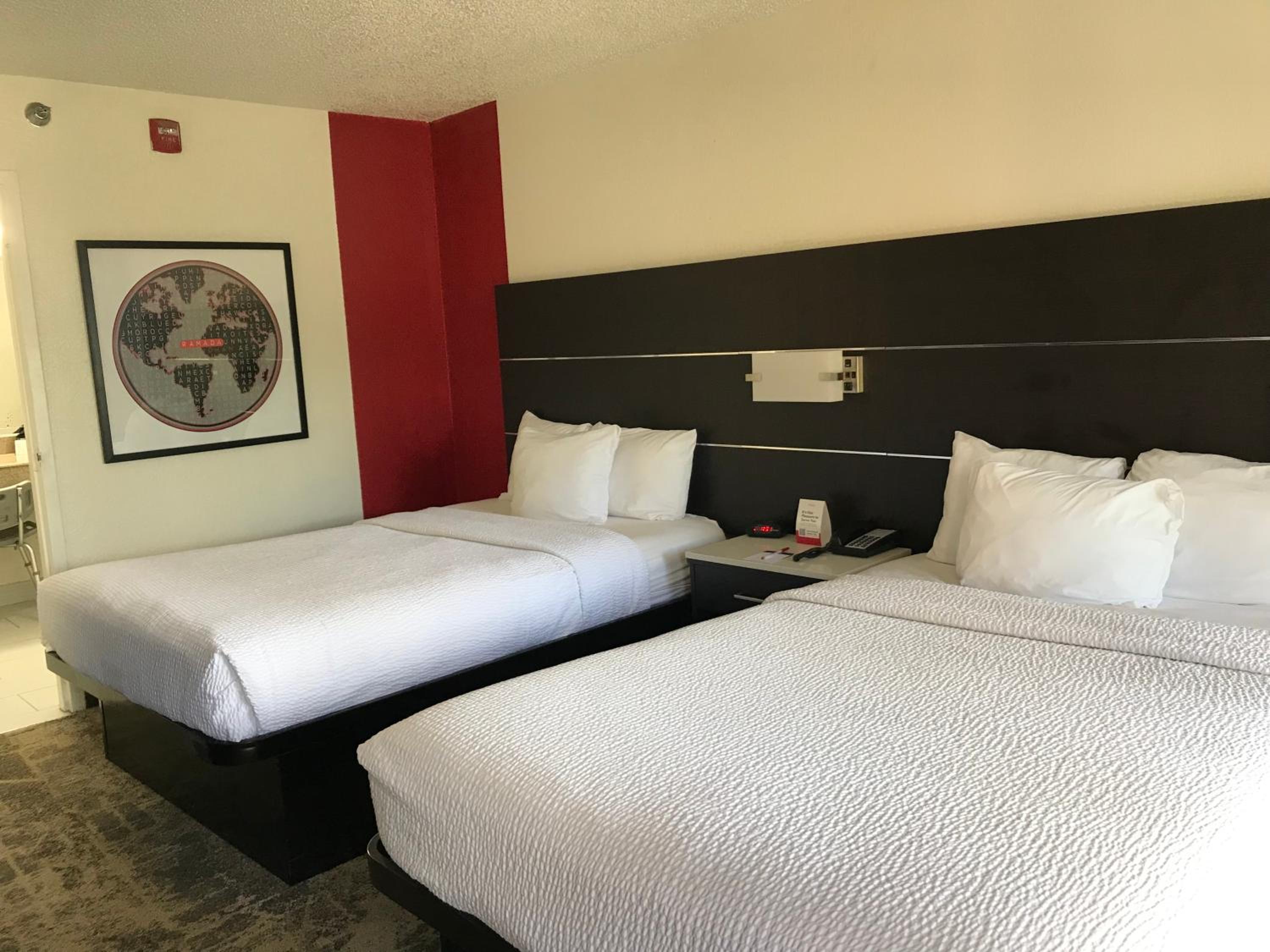 Double Room with Two Double Beds and Roll-in Shower - Mobility Access/Non-Smoking - Photo 1