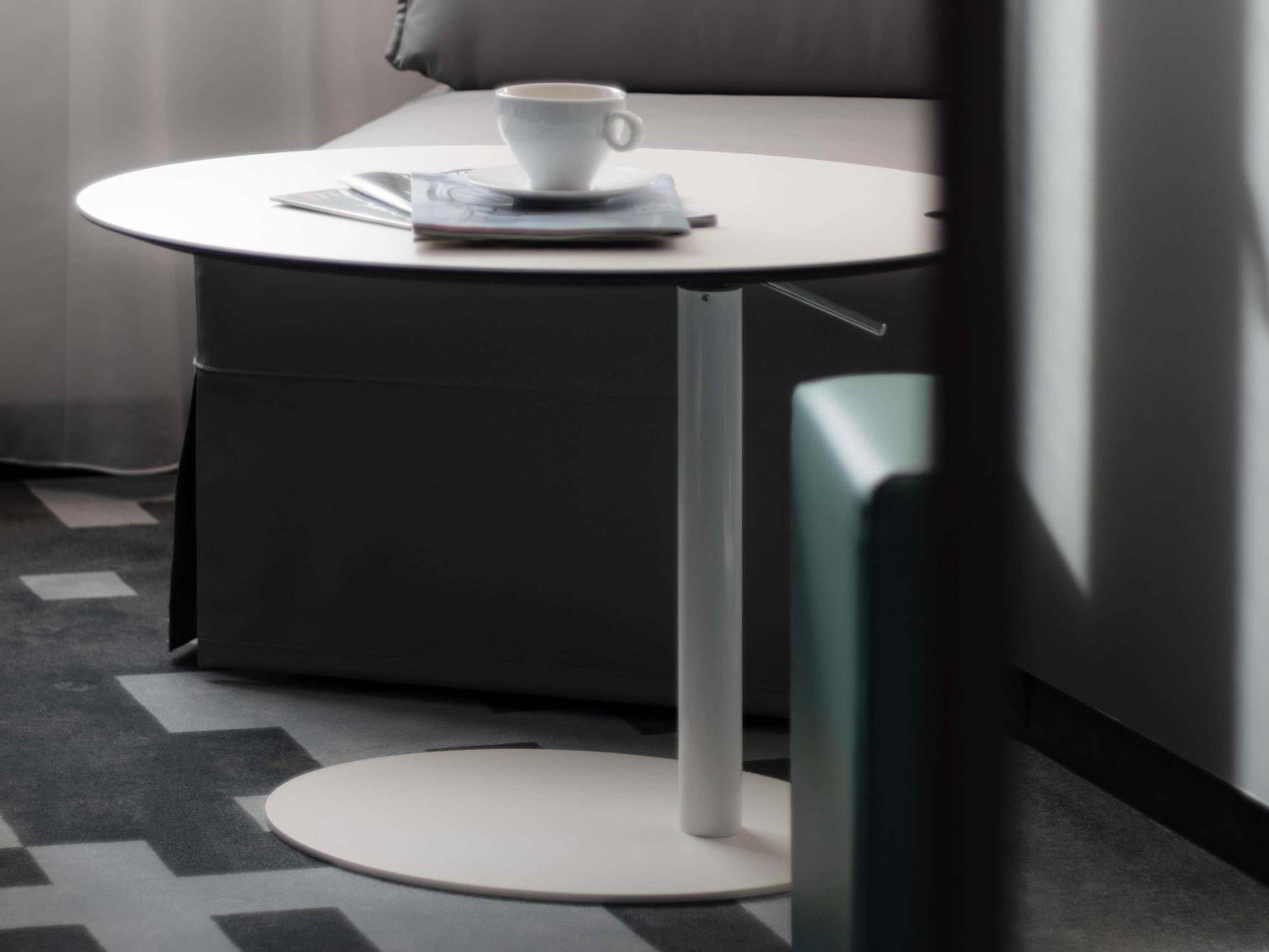 Standard Twin Room with Sofa - Photo 4