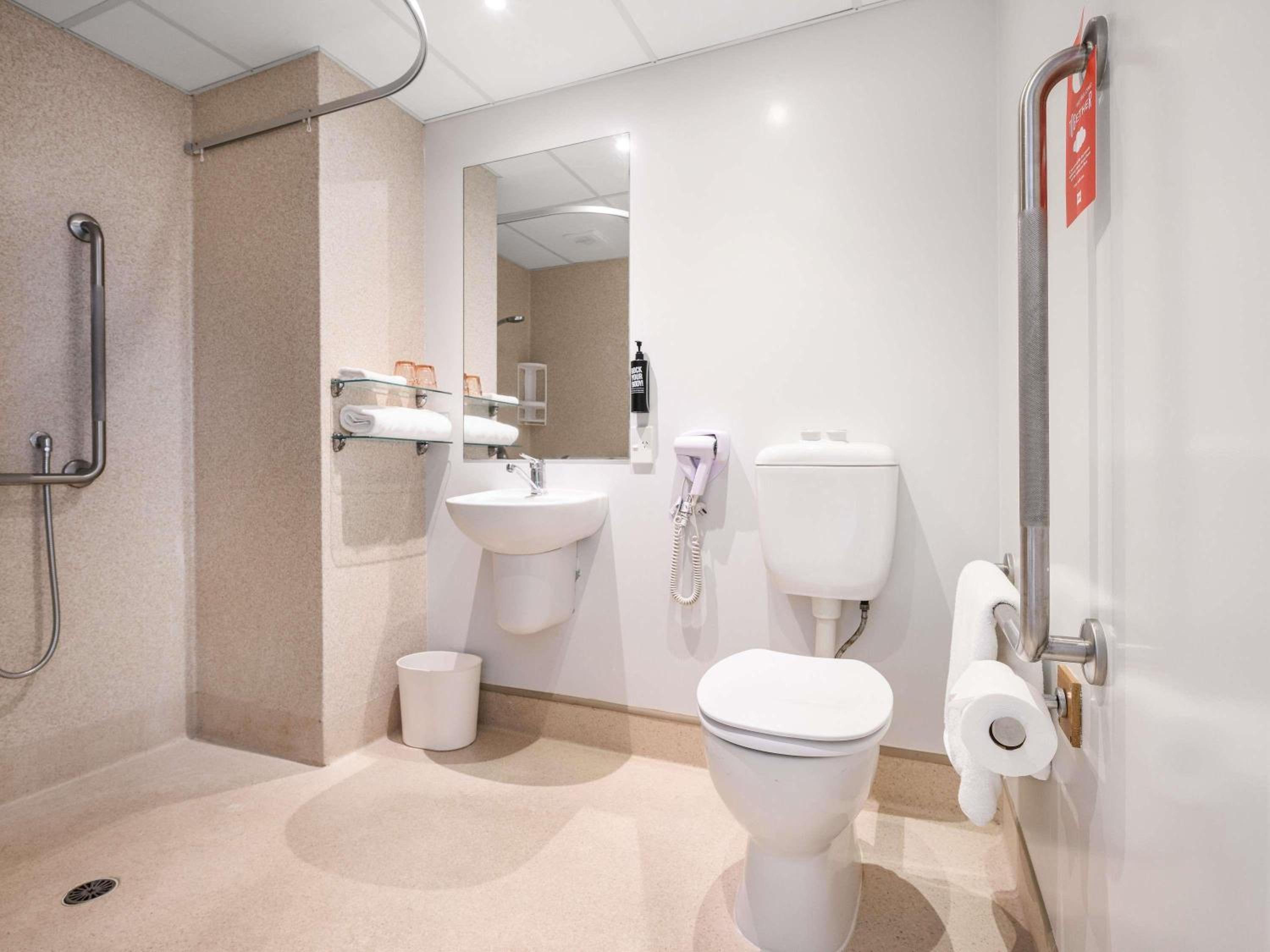 Accessible Room photo 2
