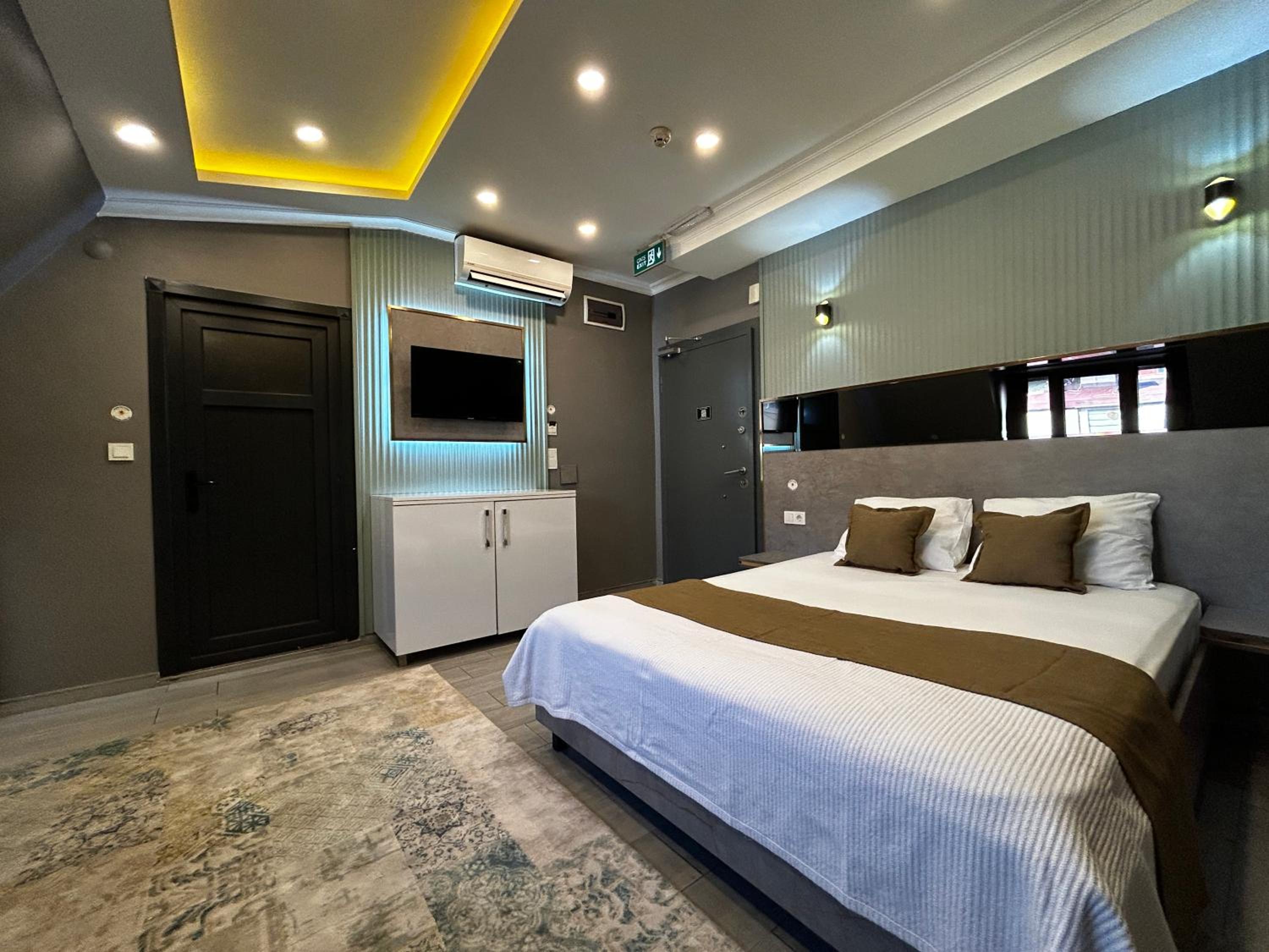 Economy Double Room photo 3