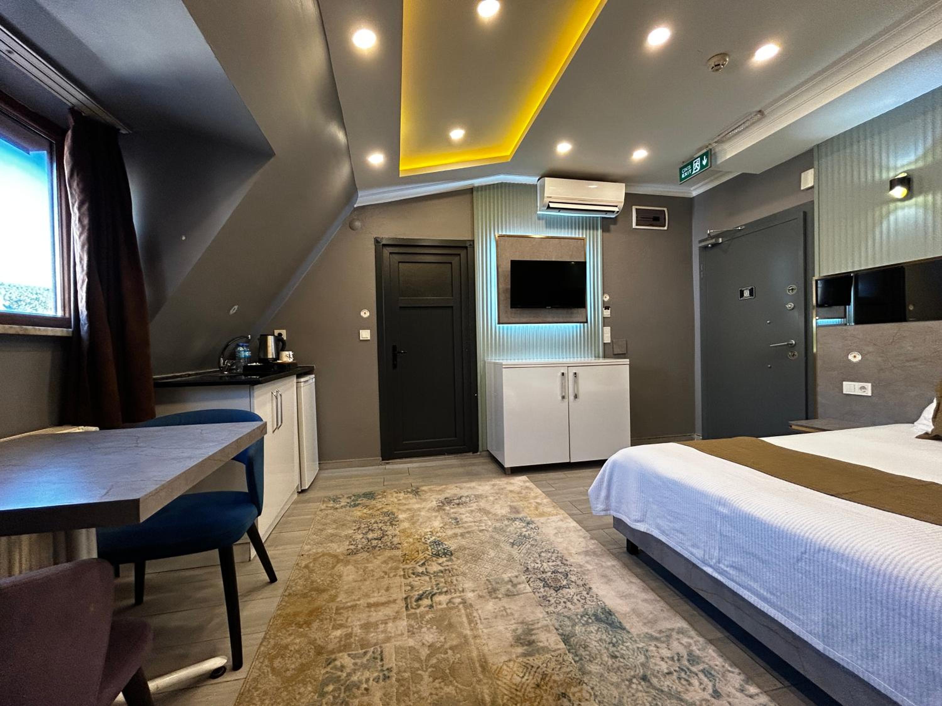 Economy Double Room photo 1