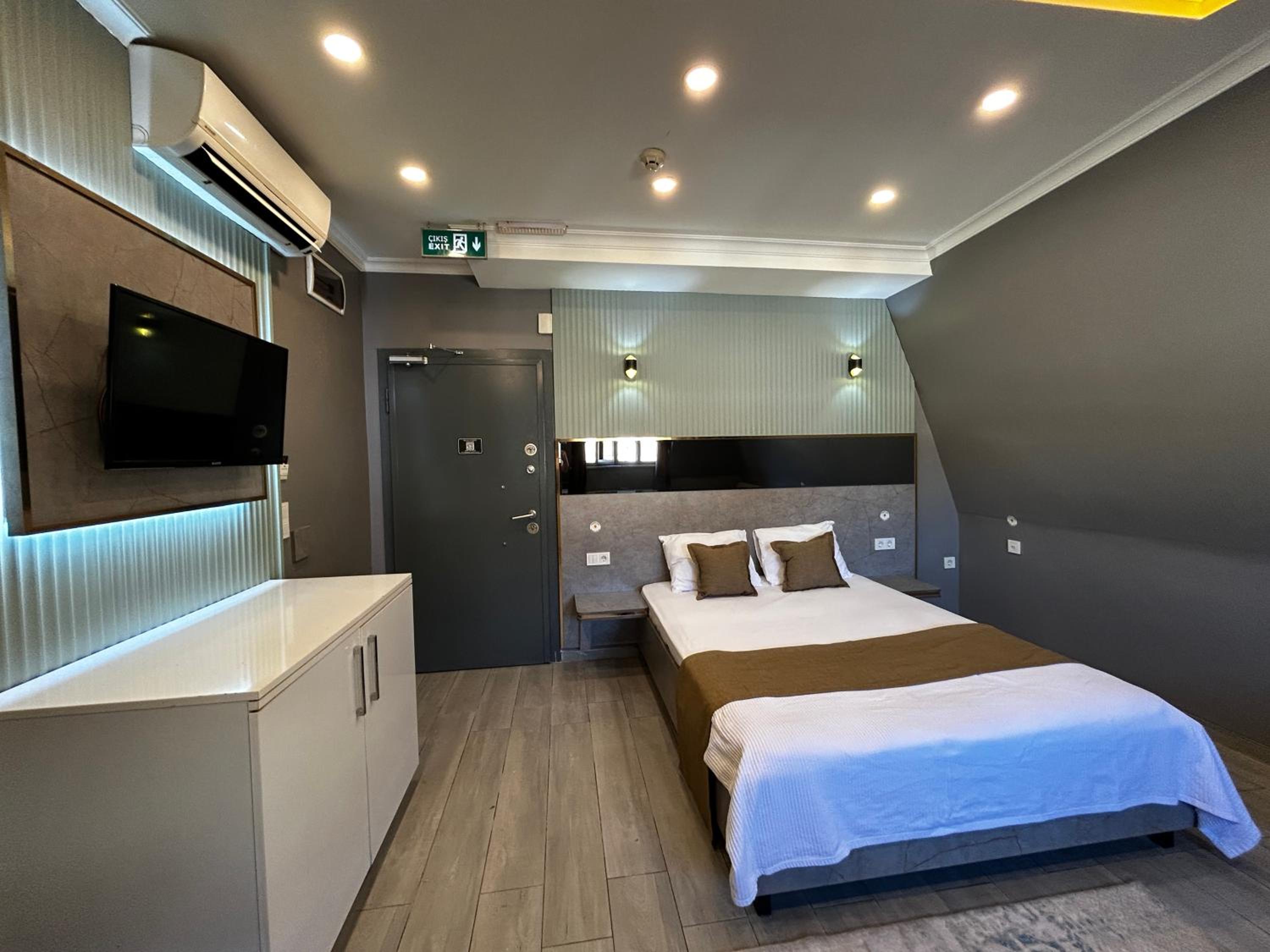 Economy Double Room photo 3