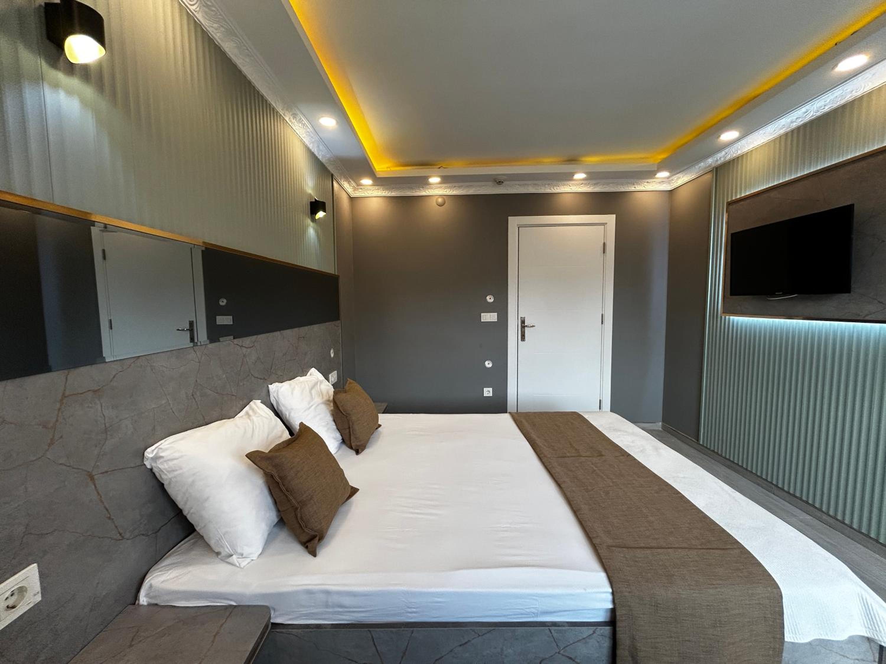 Double or Twin Room photo 2