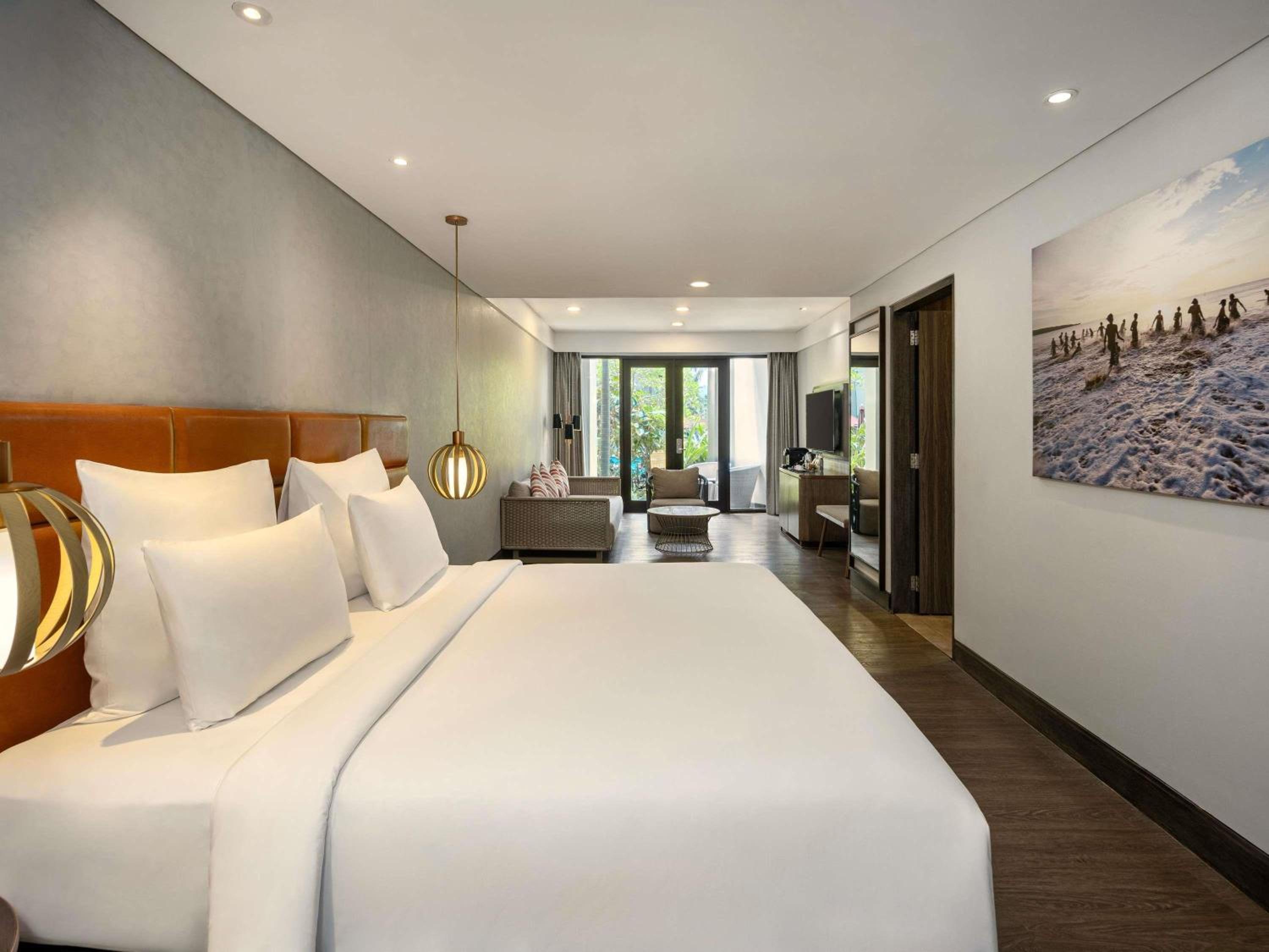 Premium Deluxe Room, 1 King Size Bed, Garden View with Free Coffee Capsule Machine, Kids and Resort Activities photo 1