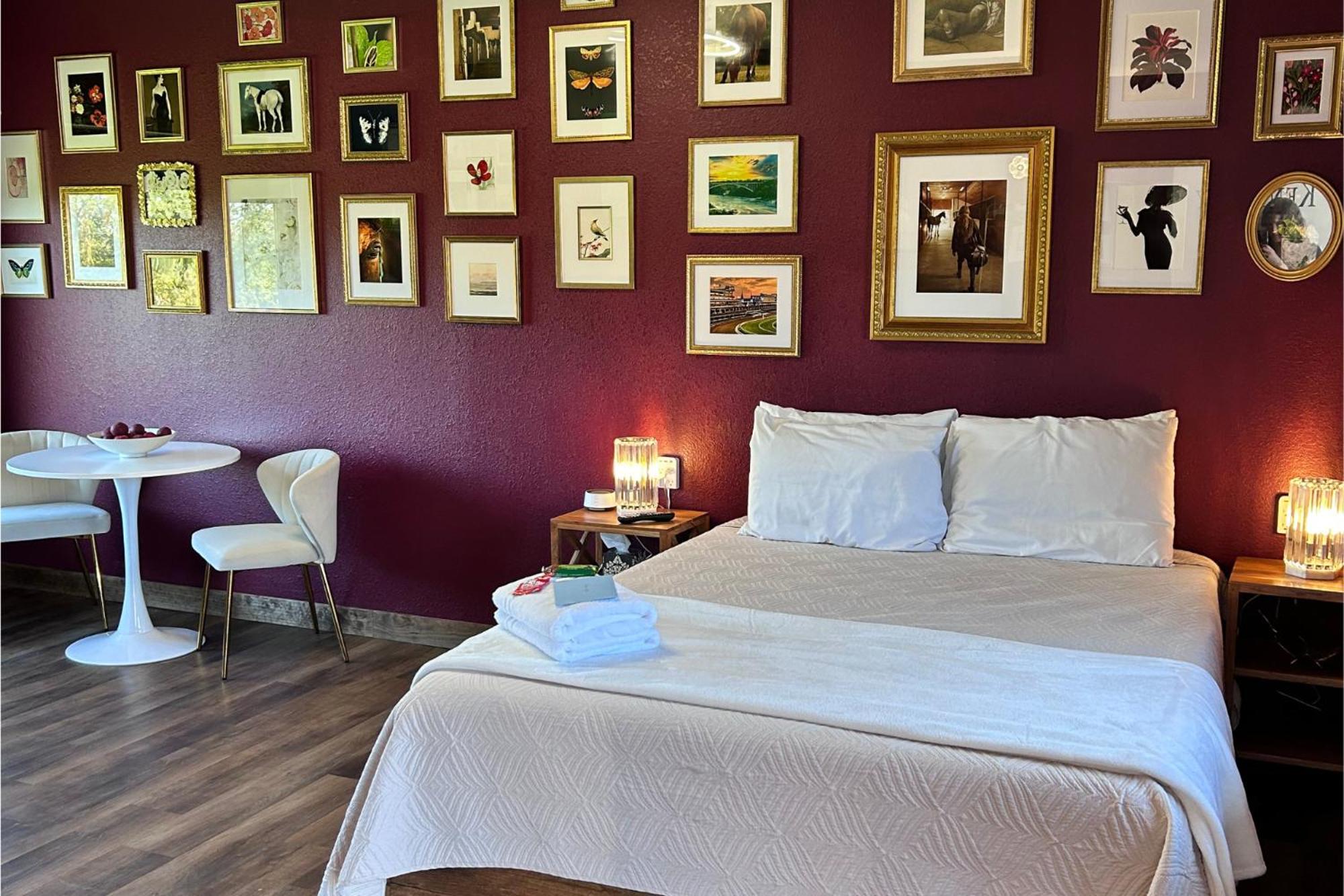 Deluxe Queen Room
