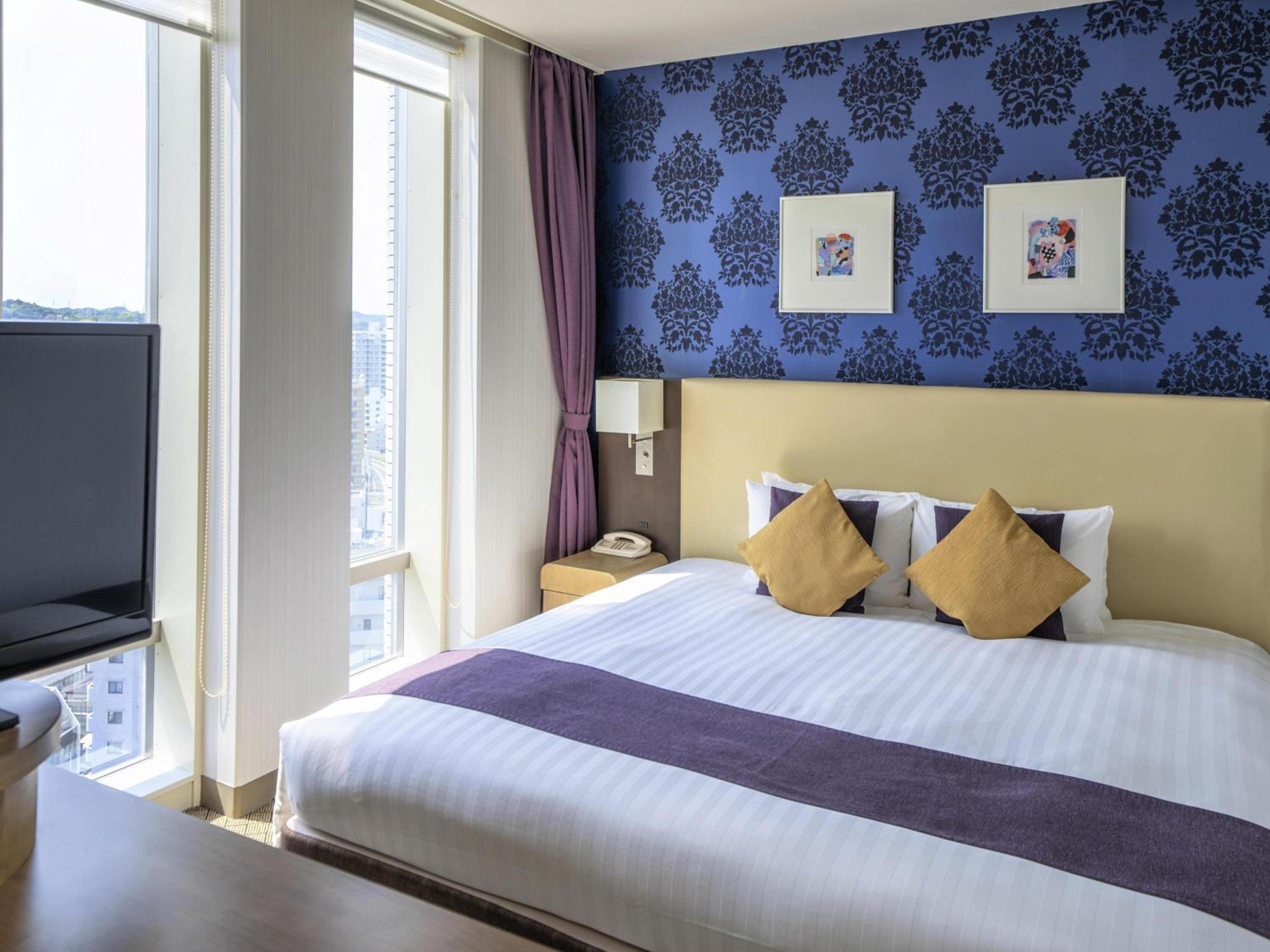 Deluxe King Room with Sofa - Non-Smoking - Photo 2