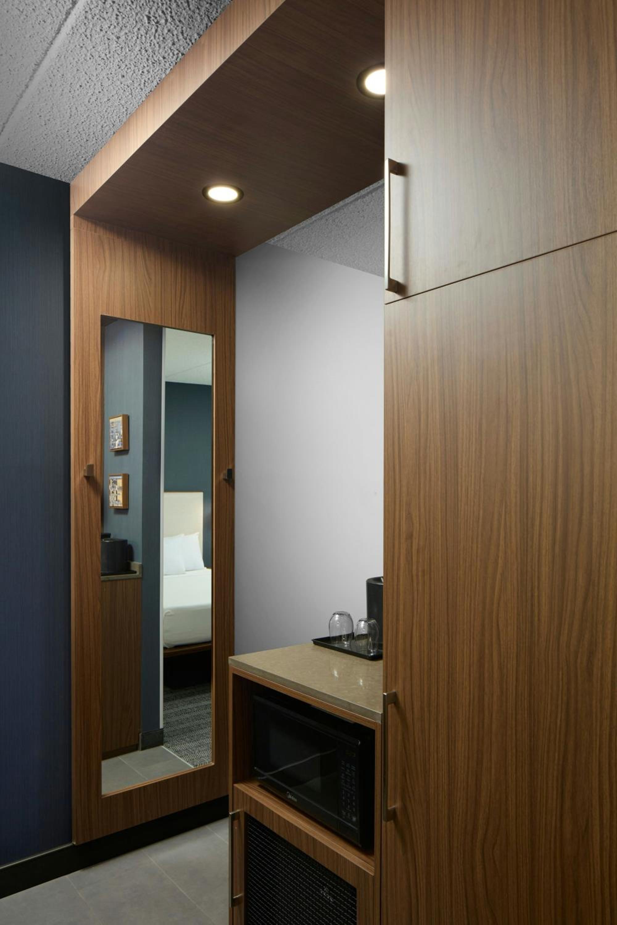 Double Room with Two Double Beds and Adapted Tub - Mobility and Hearing Accessible photo 2