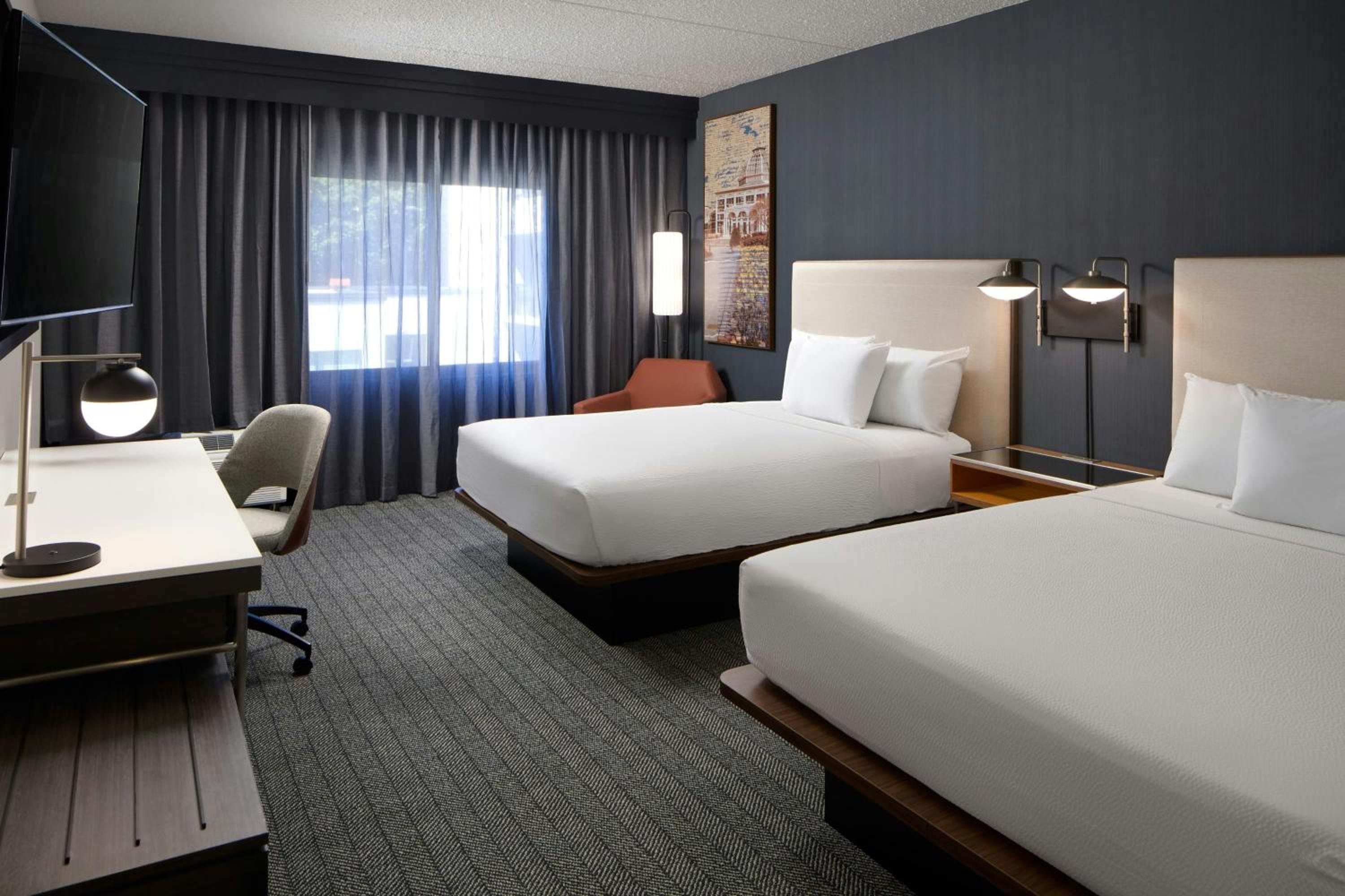 Queen Room with Two Queen Beds and Bathtub - Mobility and Hearing Accessible