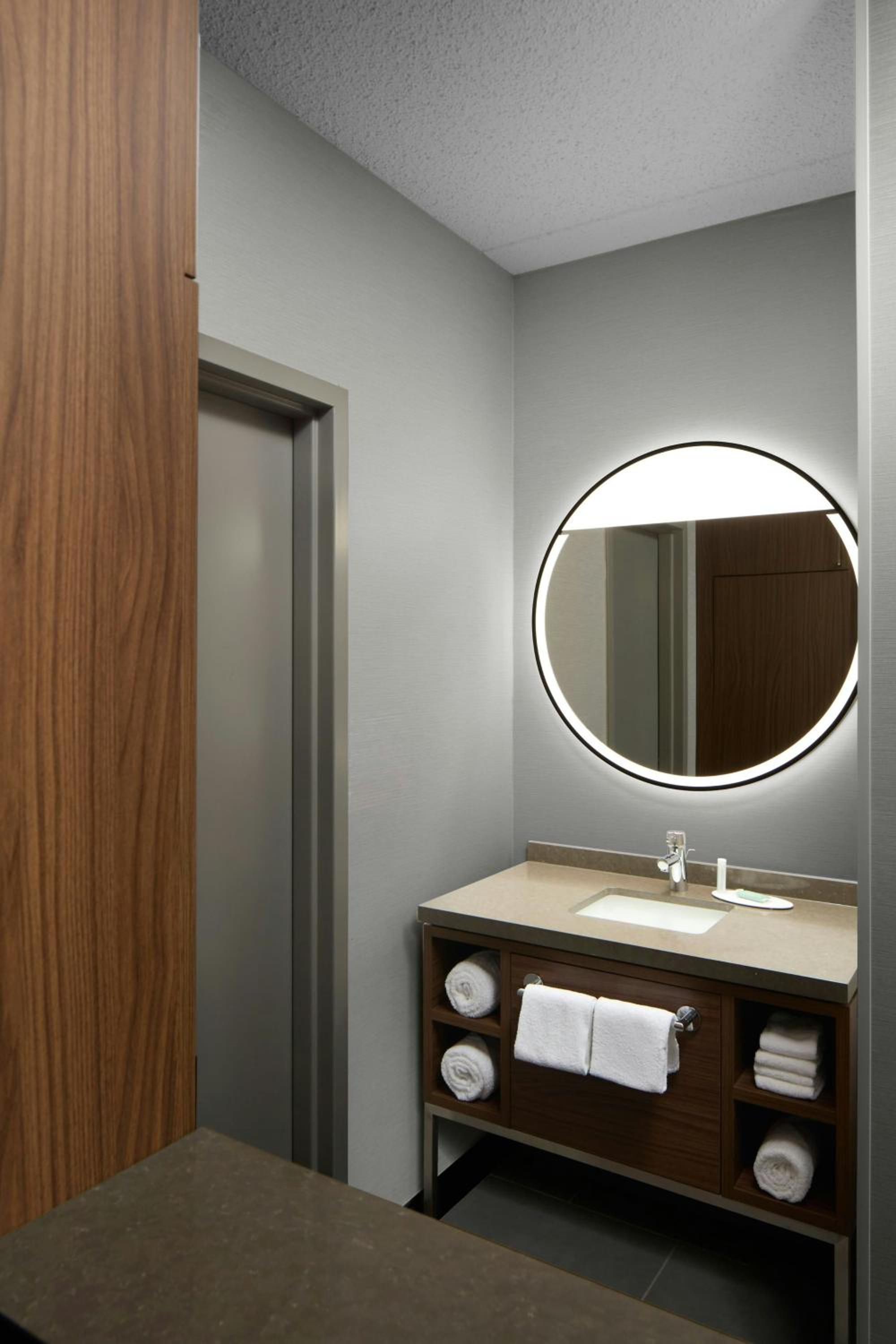 Double Room with Two Double Beds and Adapted Tub - Mobility and Hearing Accessible photo 3