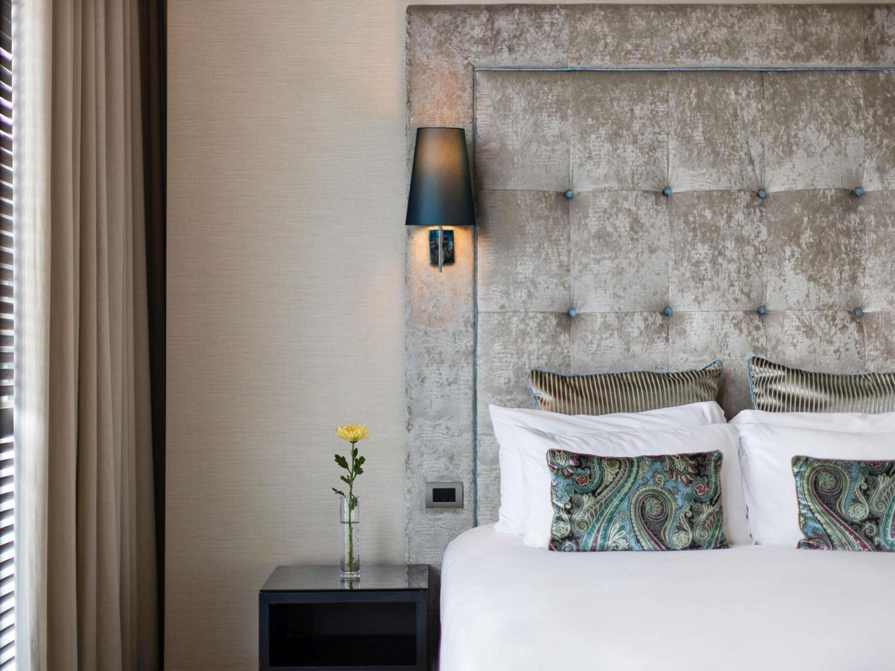 Superior King Room - Mobility Accessible - Photo 2