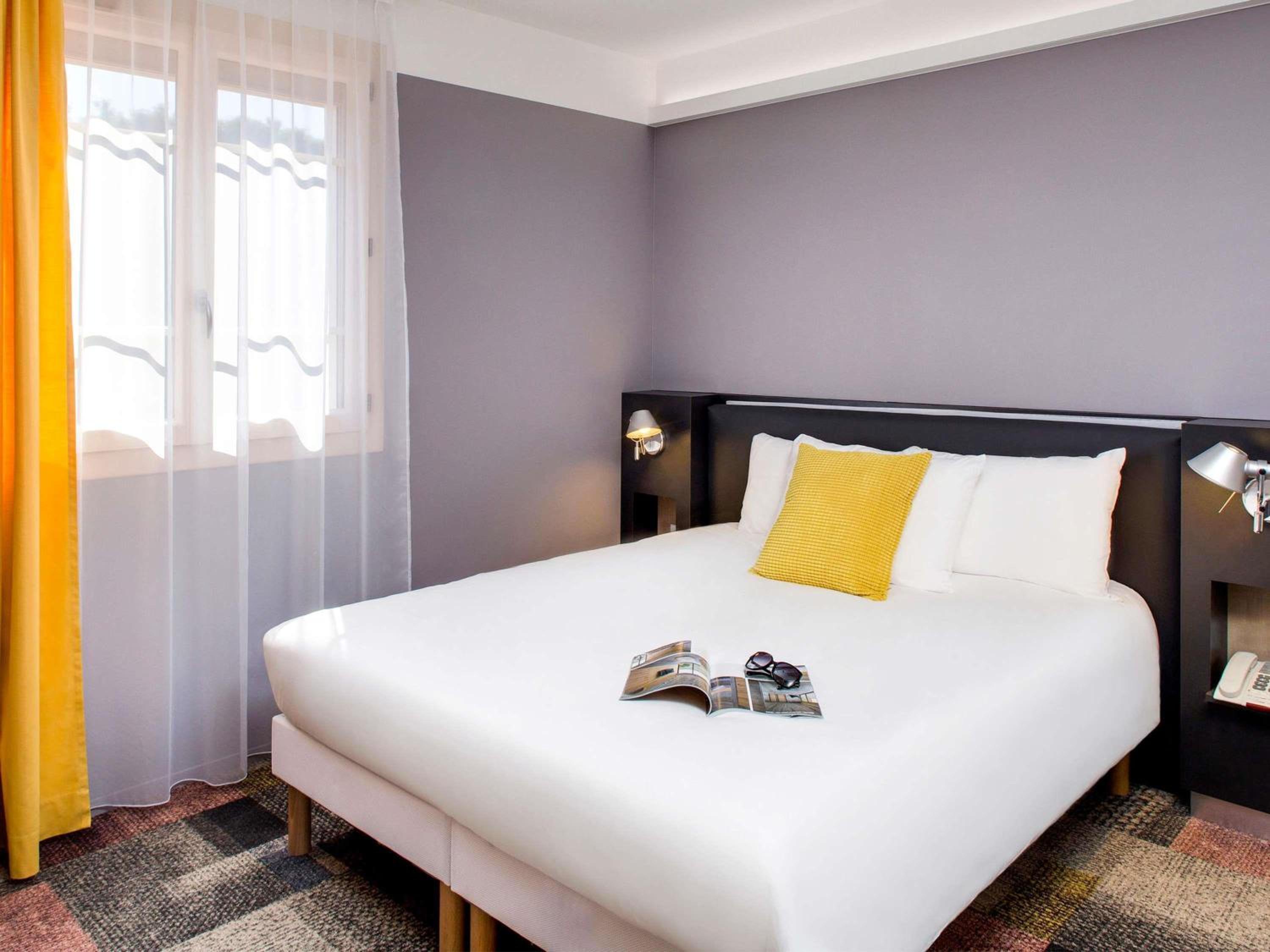 Standard PRM Room with One Double Bed