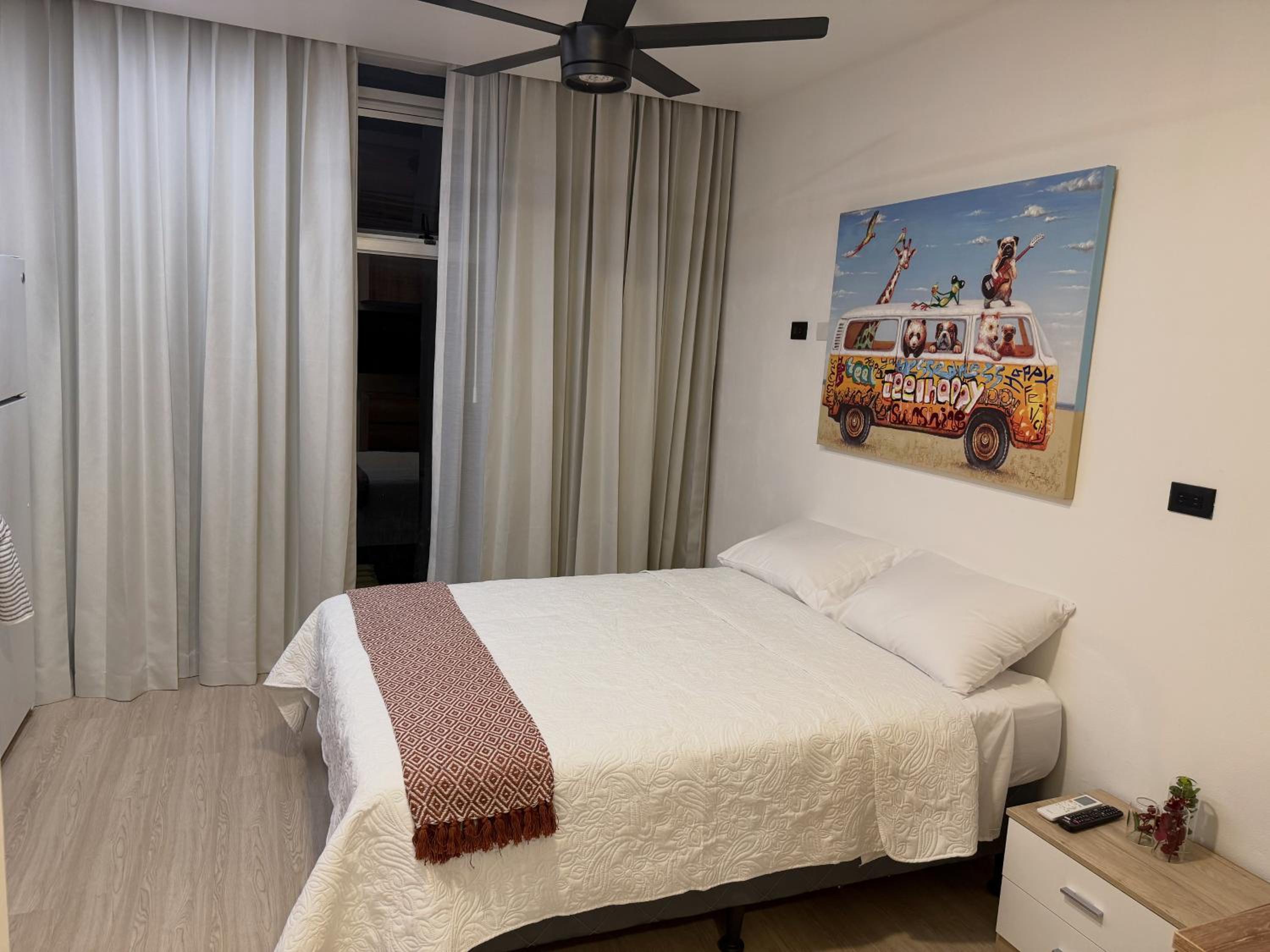 One-Bedroom Deluxe Apartment photo 2