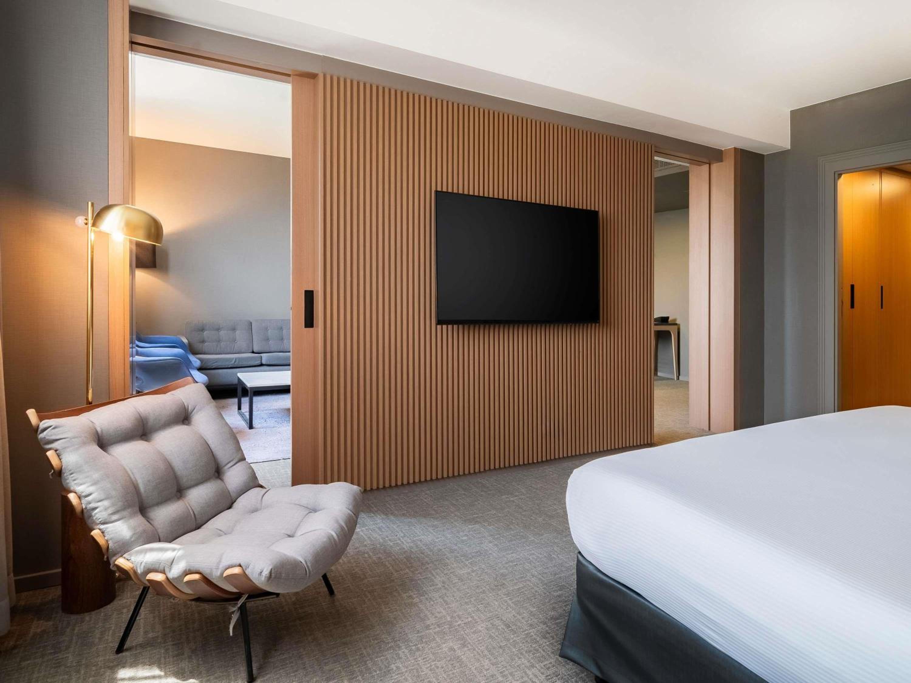 Junior King Suite with Executive Lounge access