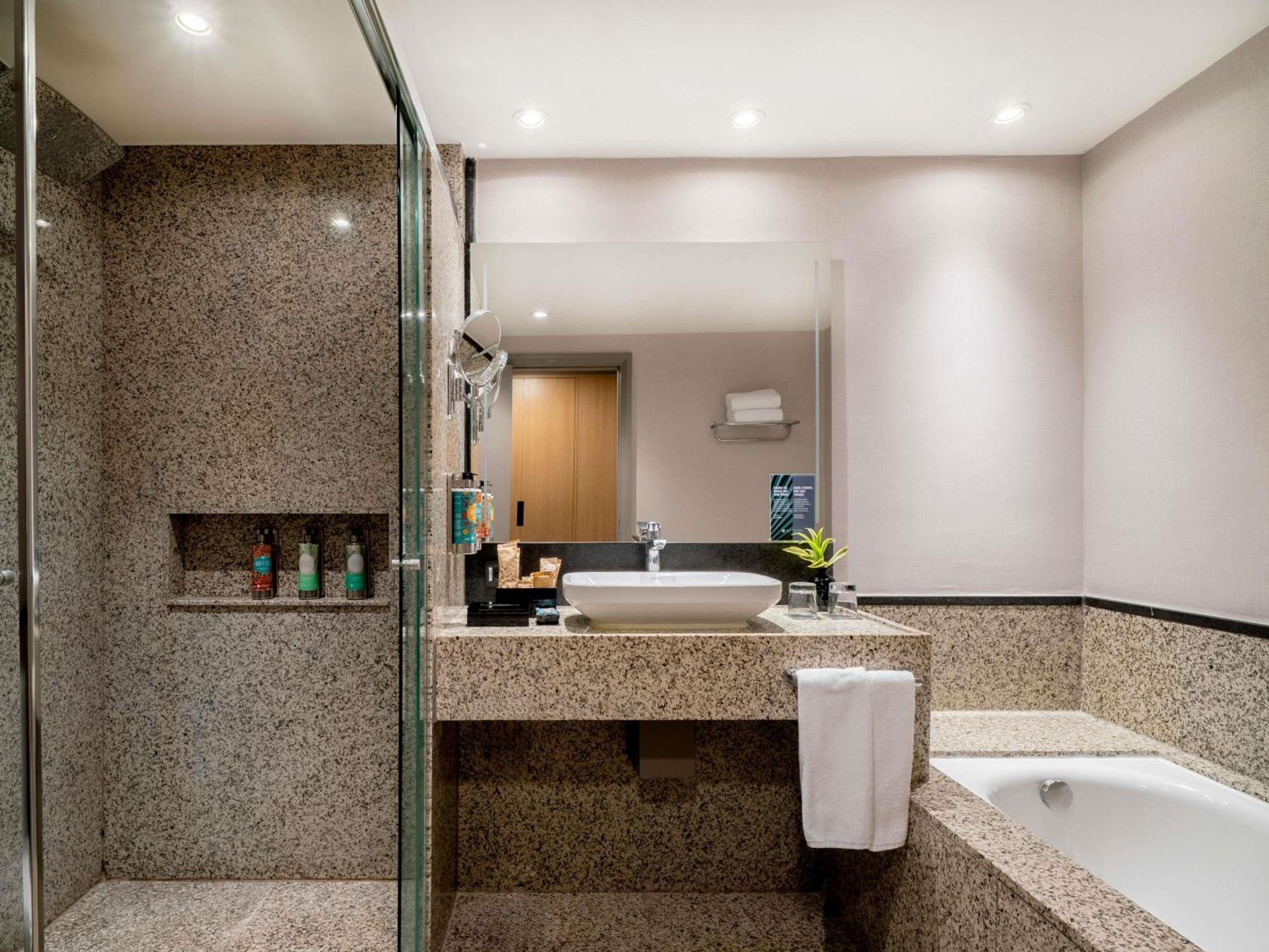 Junior King Suite with Executive Lounge access