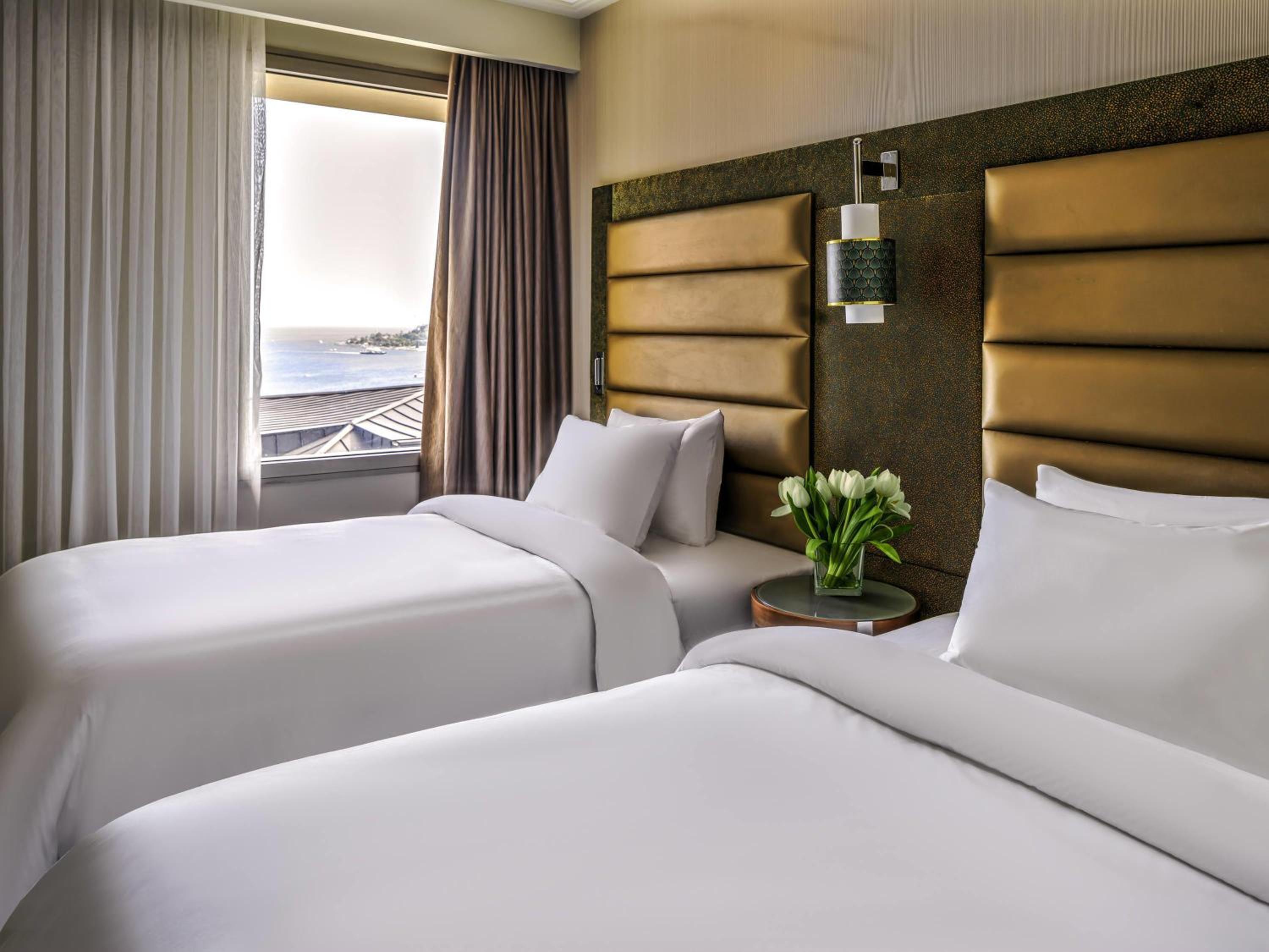 Deluxe Twin Room with Bosphorus View