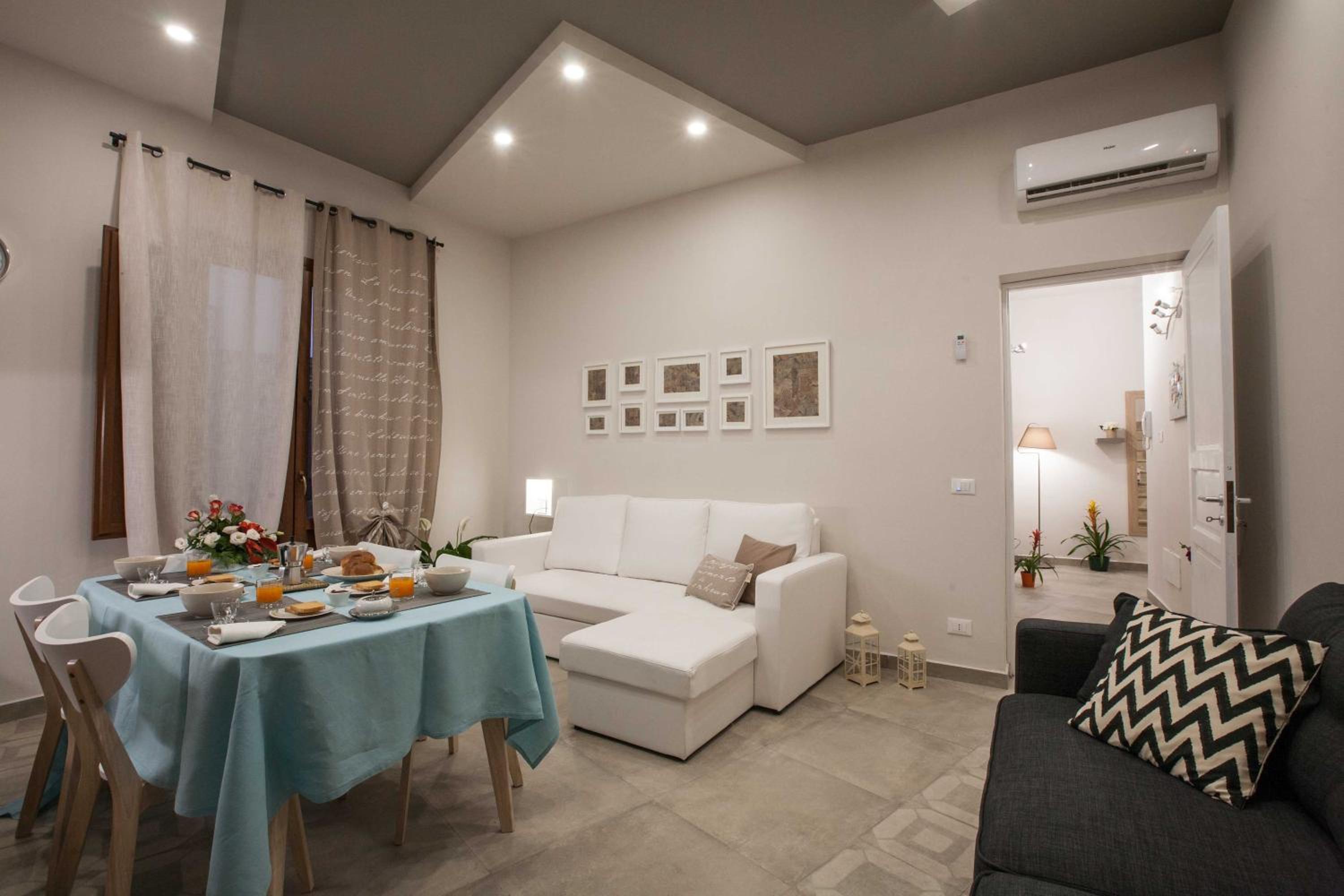 Apartment with Balcony - Second Floor