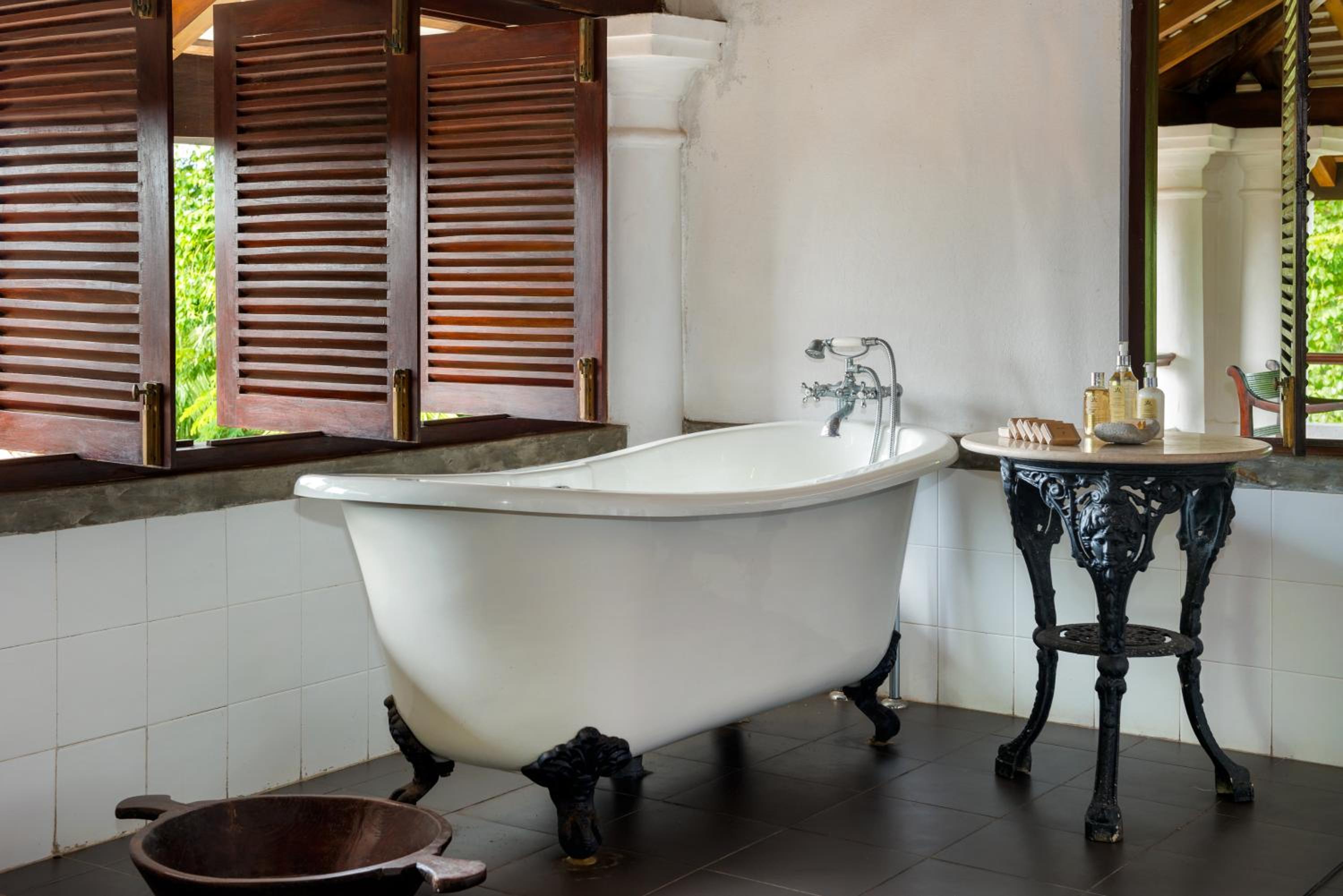 Deluxe King Suite photo 2
