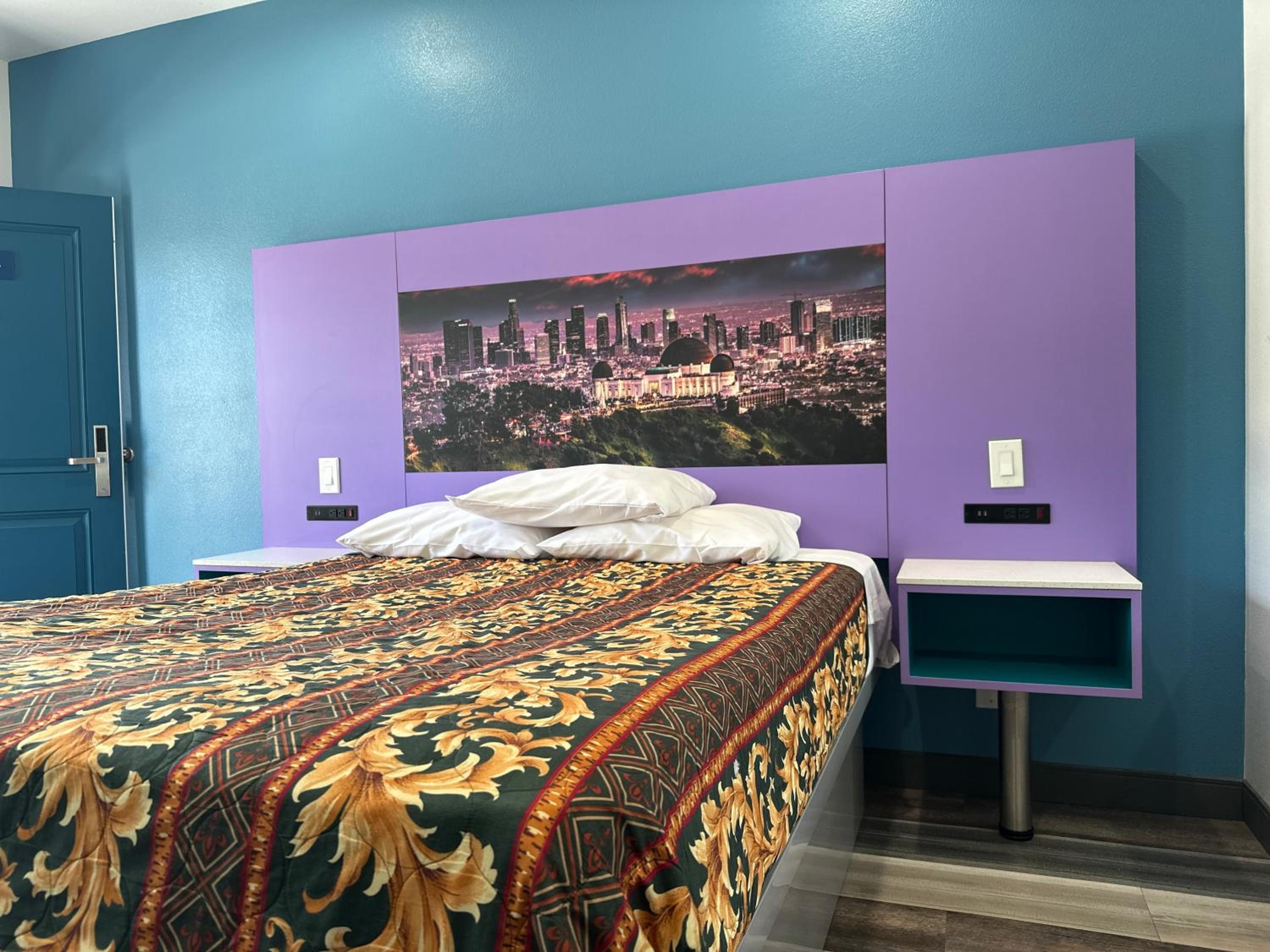 Queen Room - Photo 10