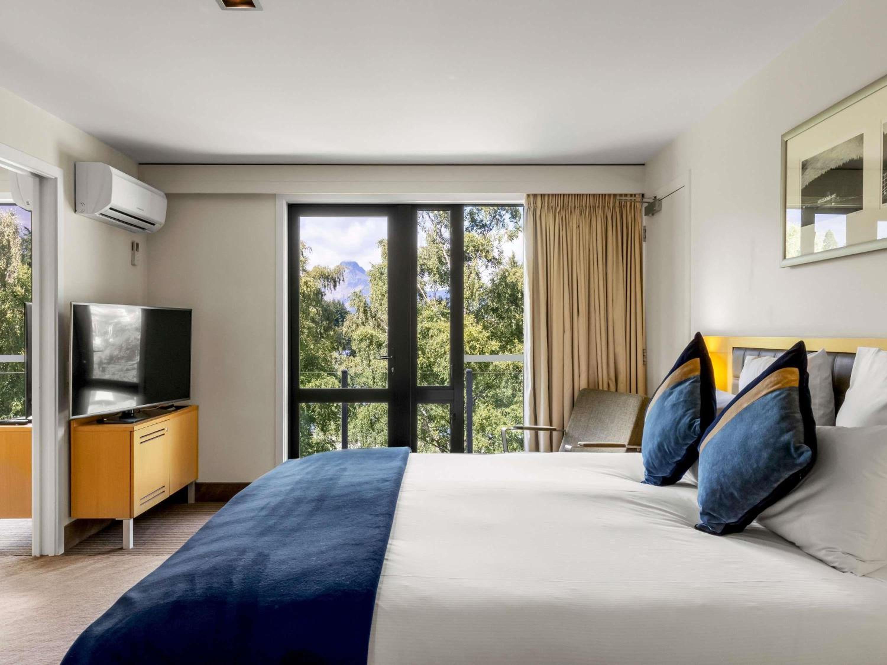 One Bedroom Apartment - Photo 2