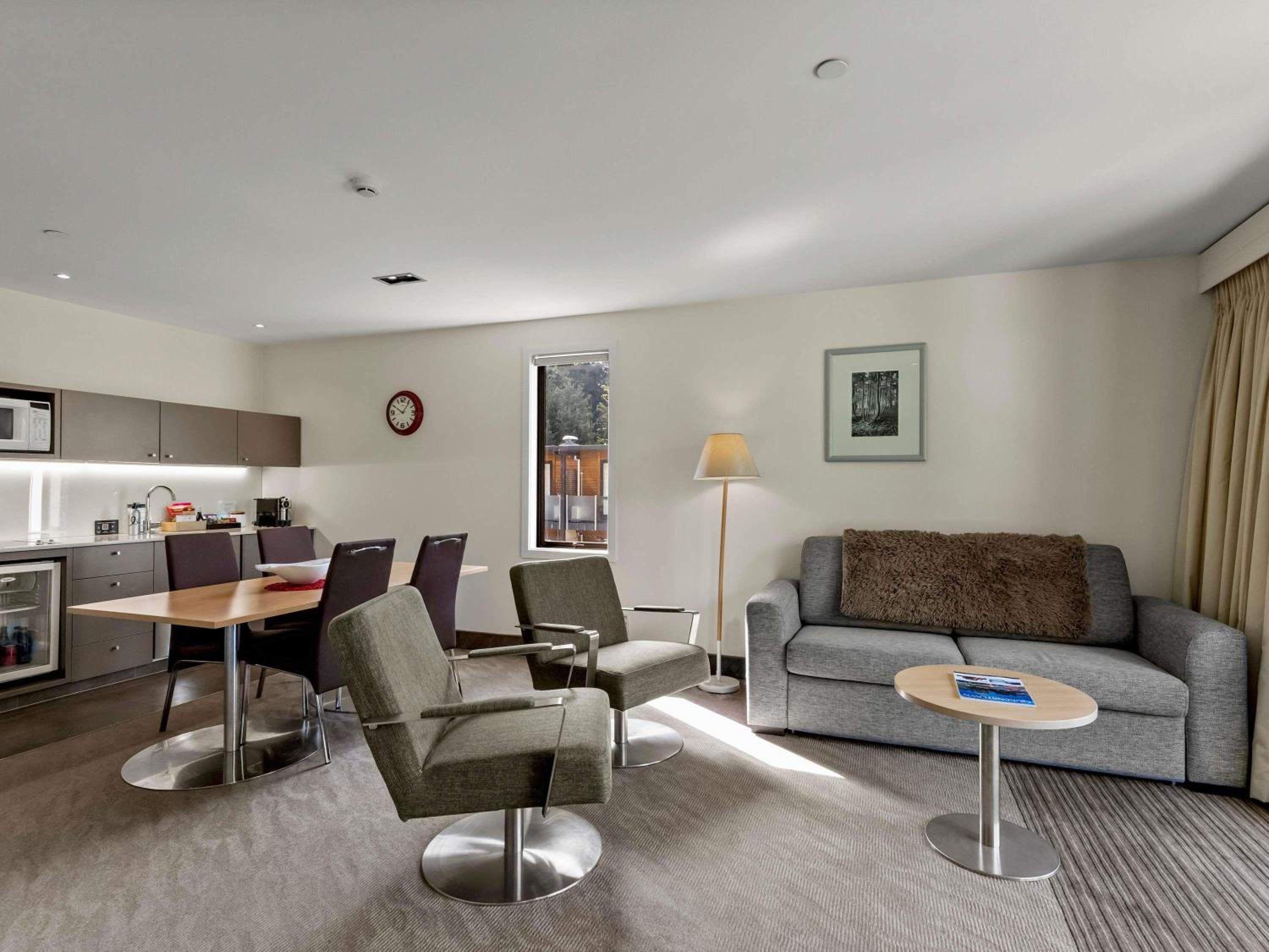 One Bedroom Apartment - Photo 8
