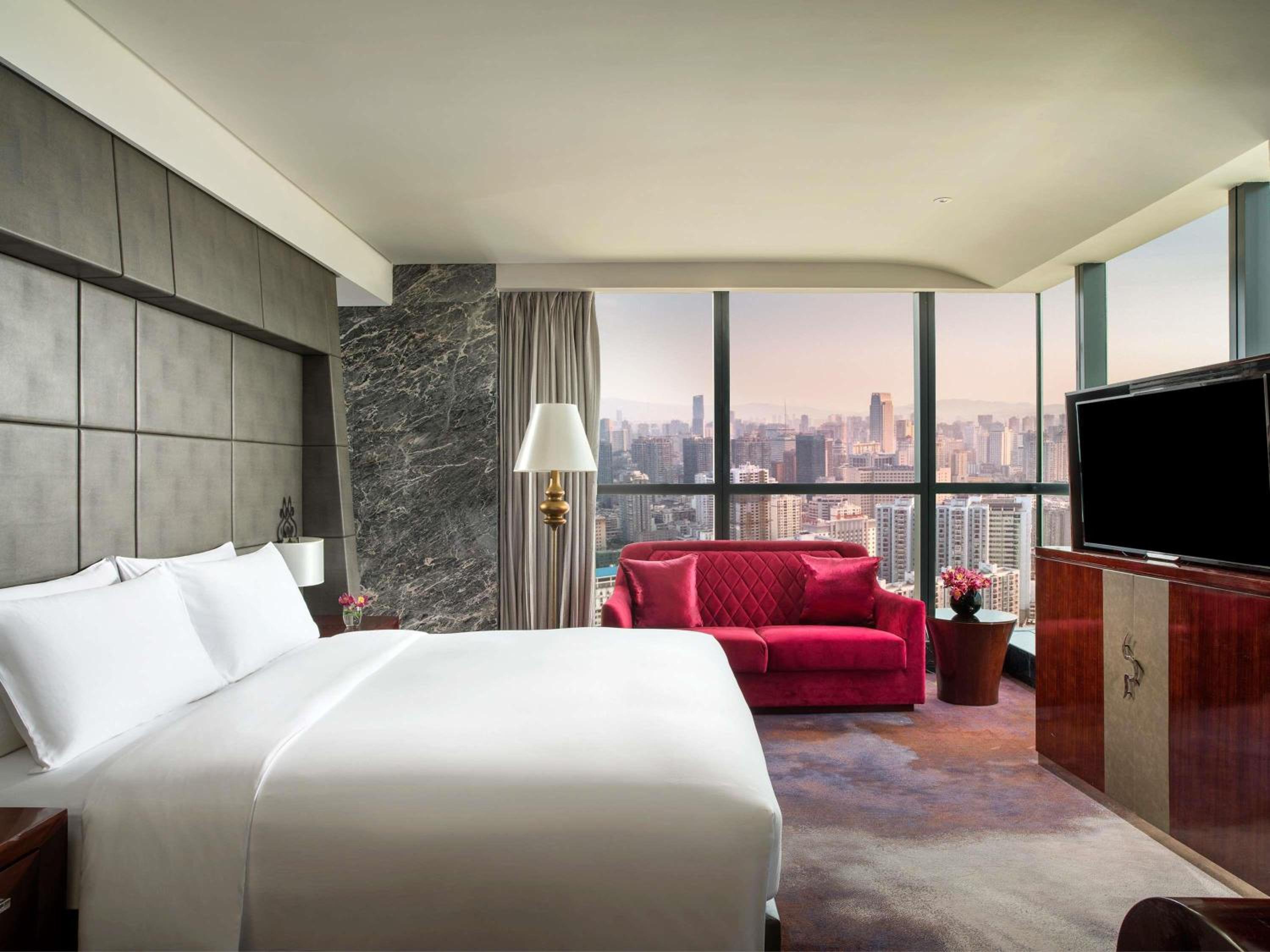 Luxury Corner King Room with View photo 2