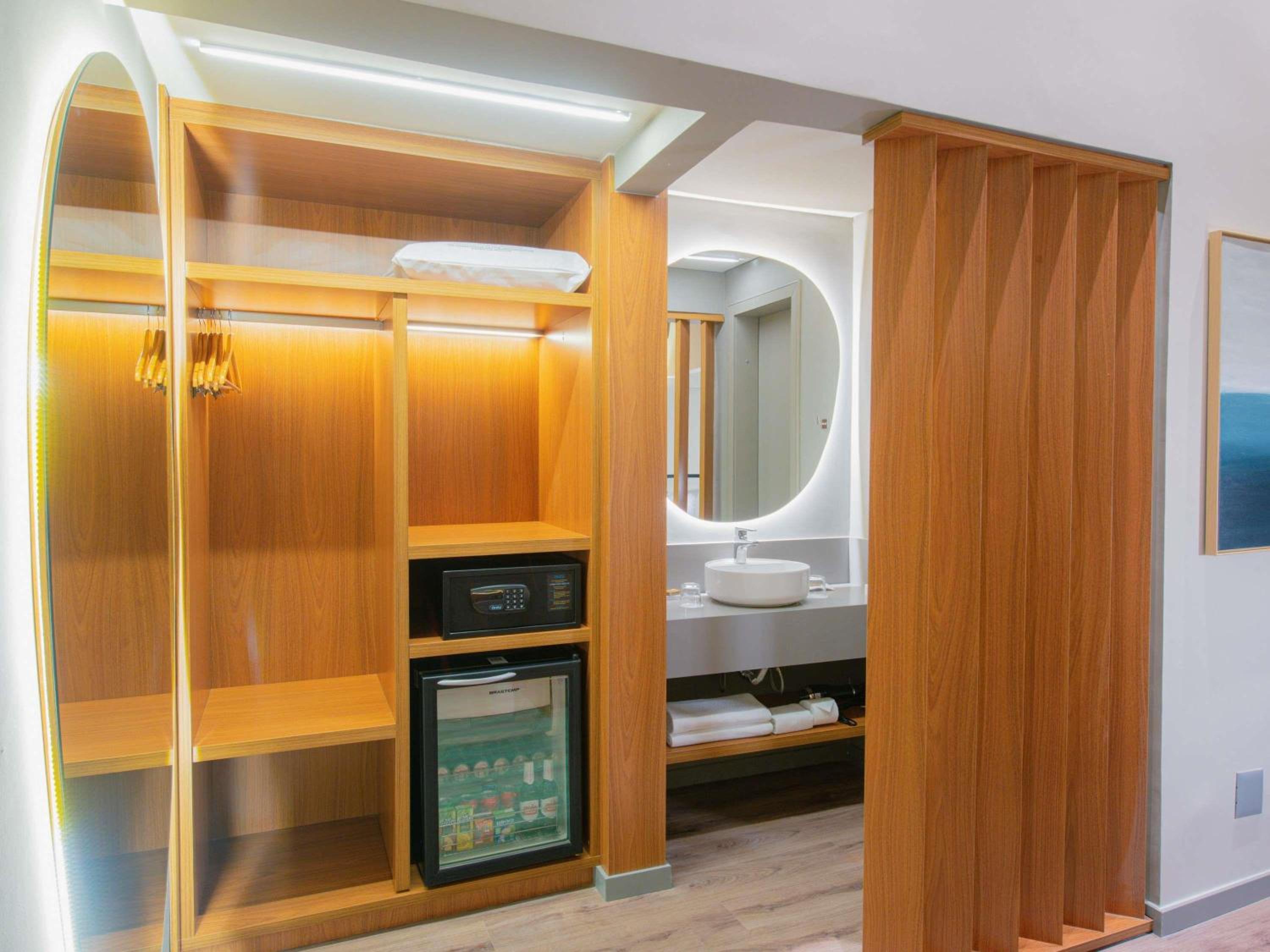 Superior King Suite with One King and Two Twin or Two King Beds - Photo 2