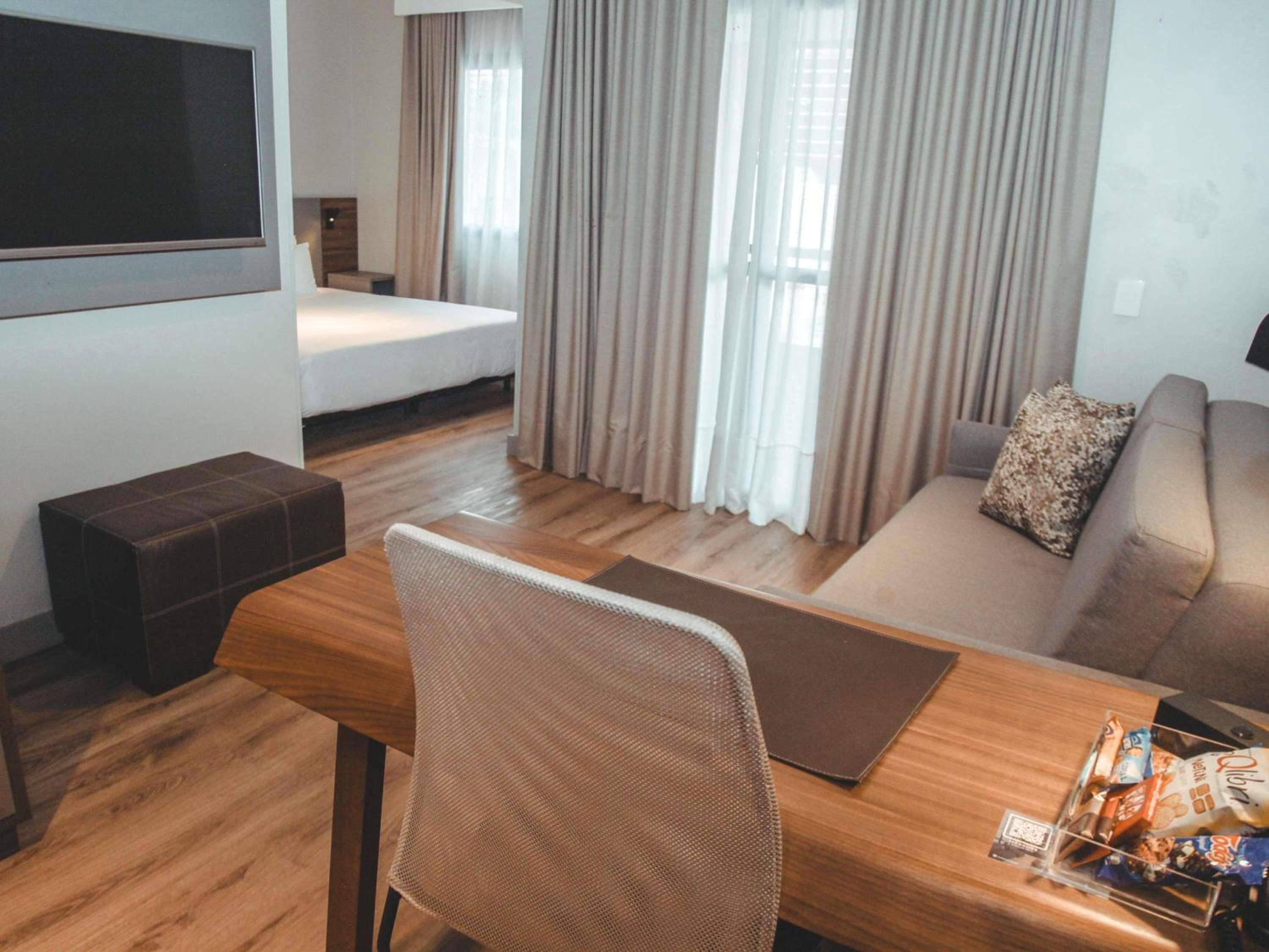 Executive King PCD Apartment with Balcony - Photo 6