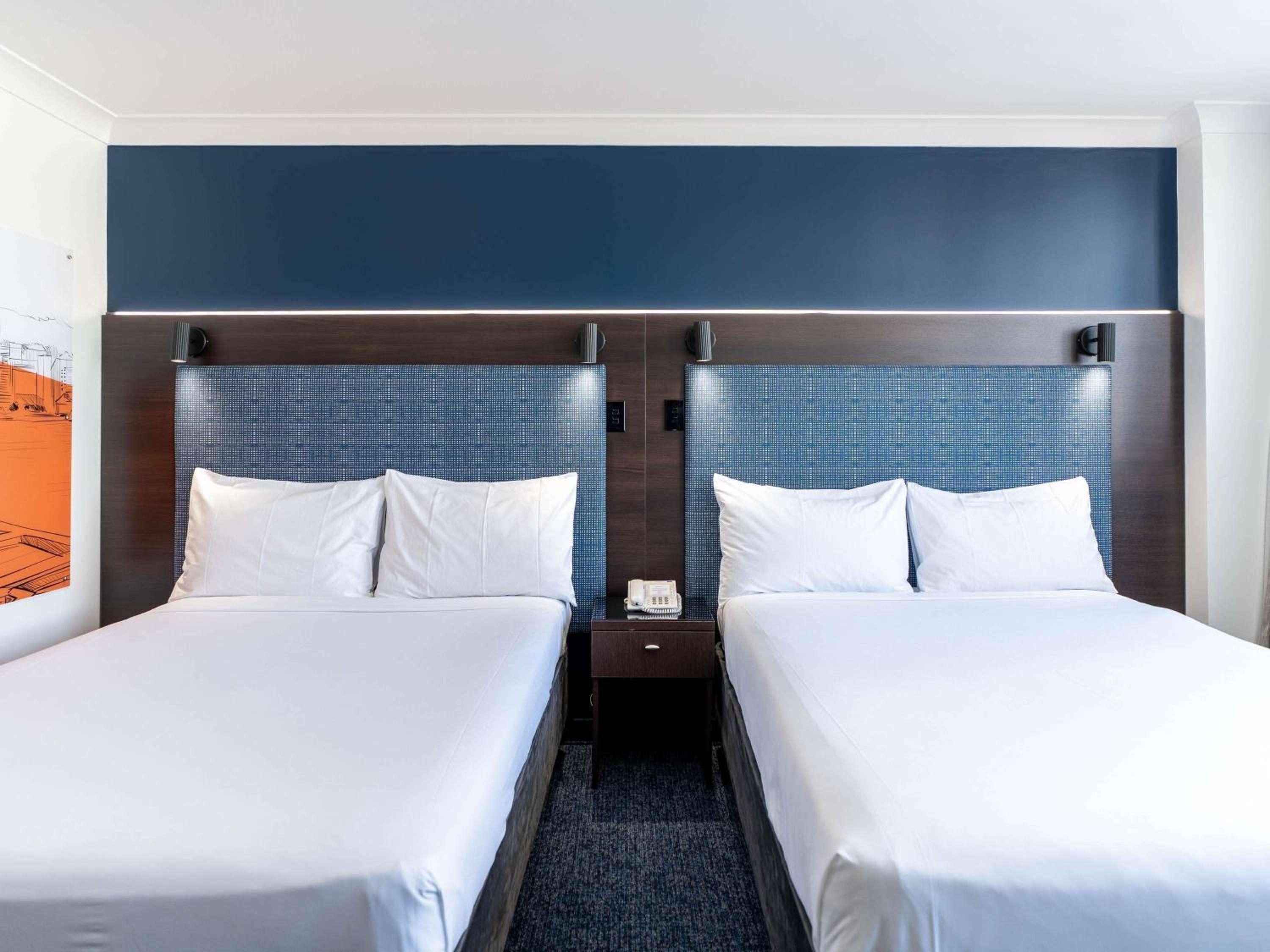 Executive Double Room with Two Double Beds - Photo 1