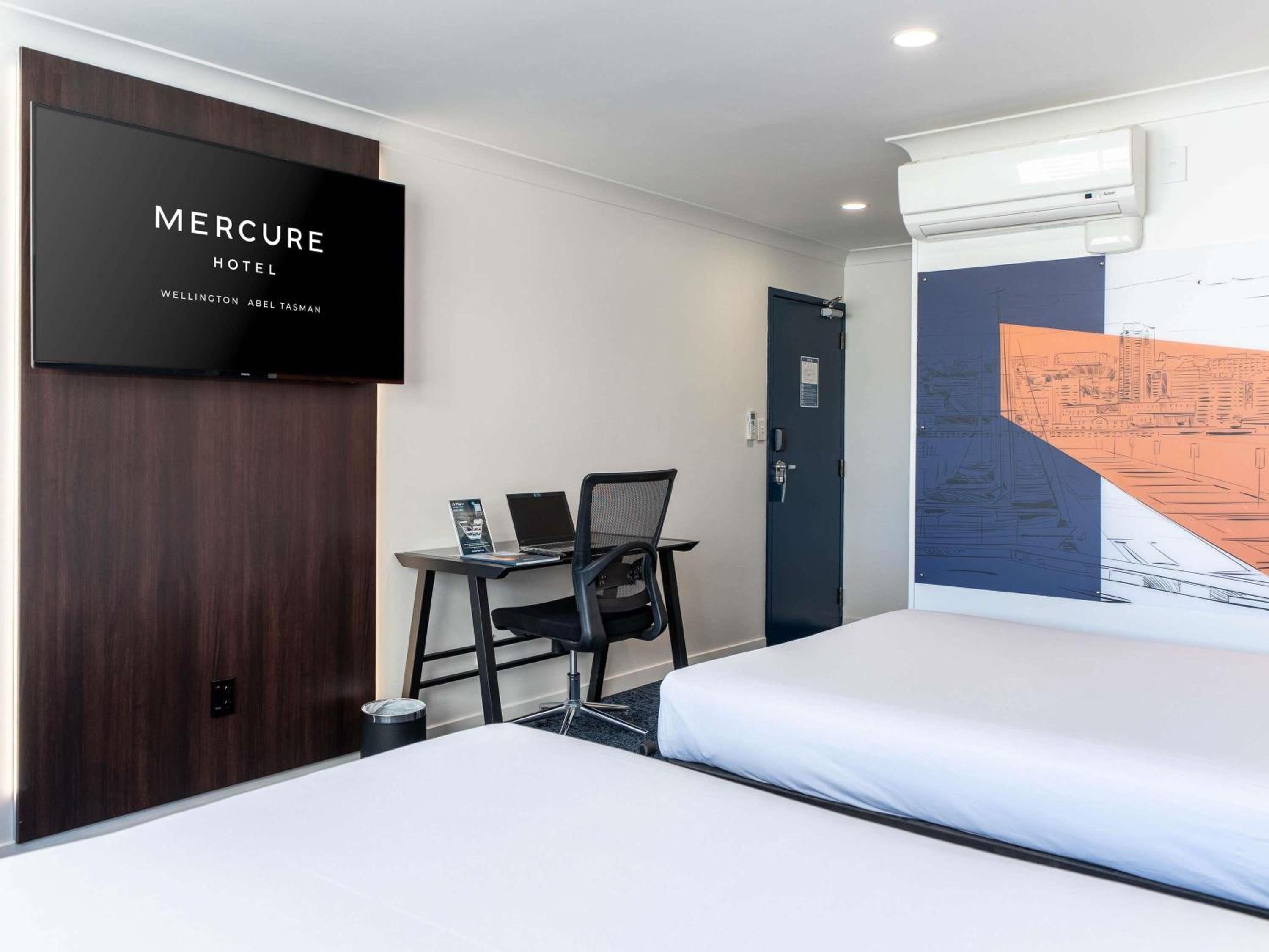 Executive Double Room with Two Double Beds - Photo 2