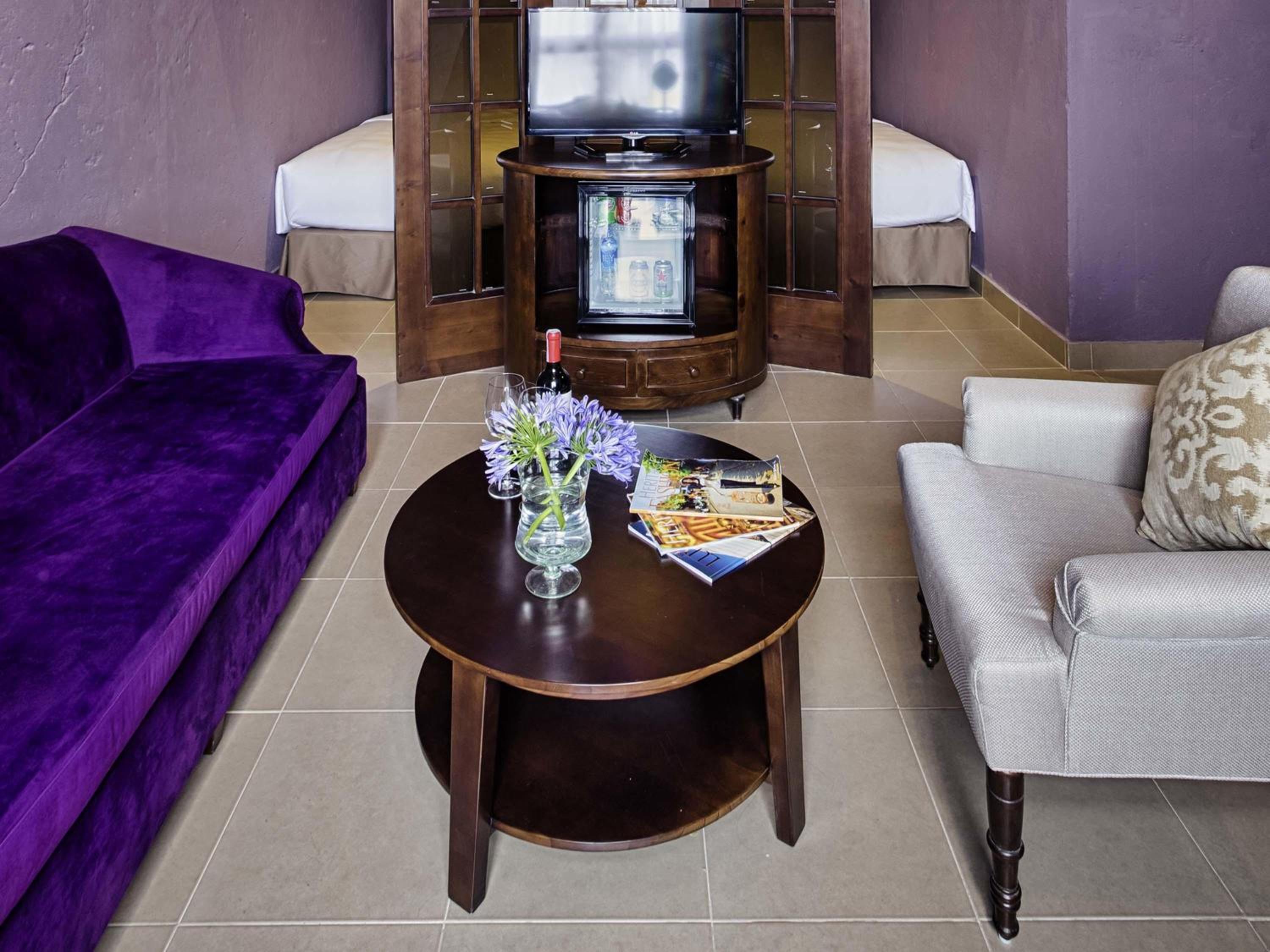 Family Suite with One King Bed and Twin Beds photo 3