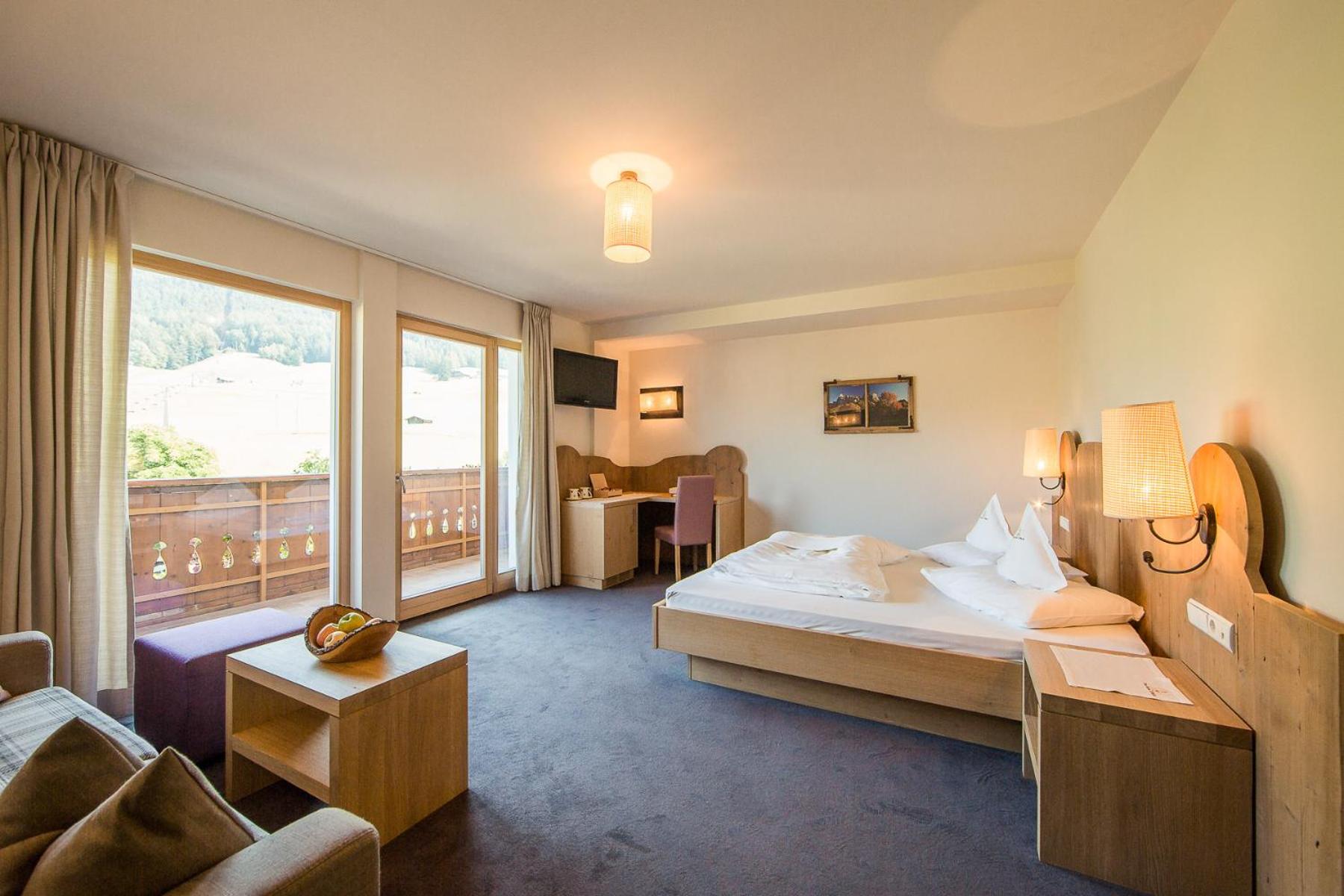 Junior Suite with Balcony photo 2