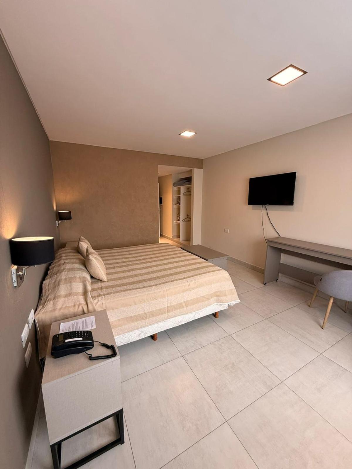 Deluxe Family Room photo 3