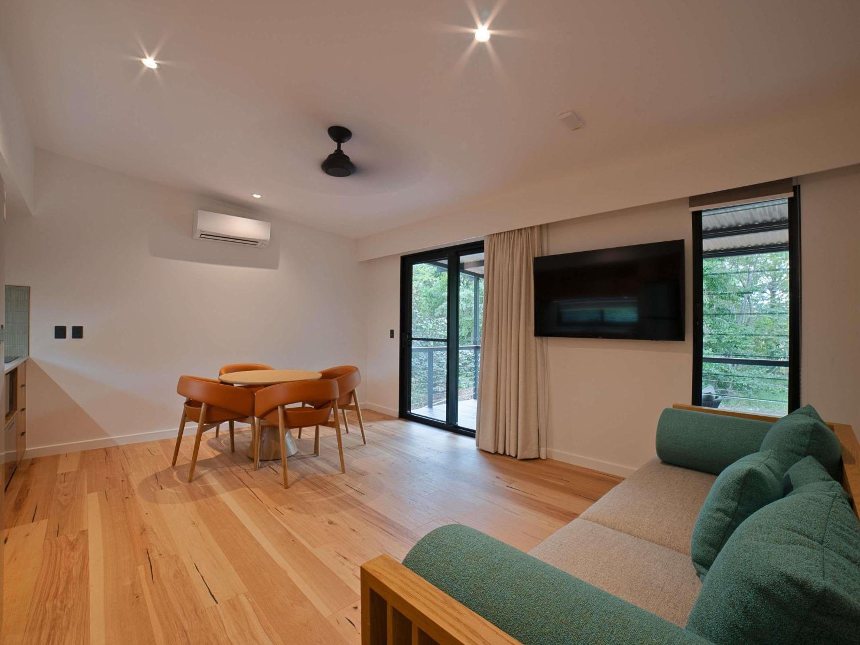 One-Bedroom Villa - Photo 3