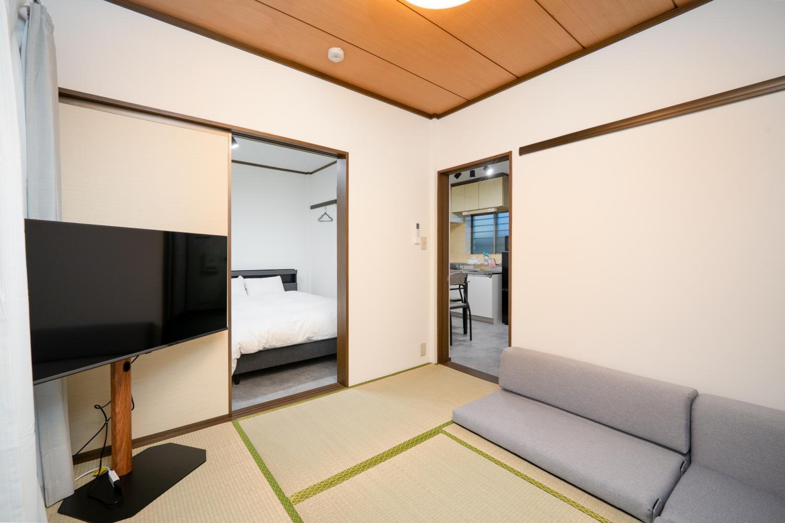 Economy Twin Room photo 2