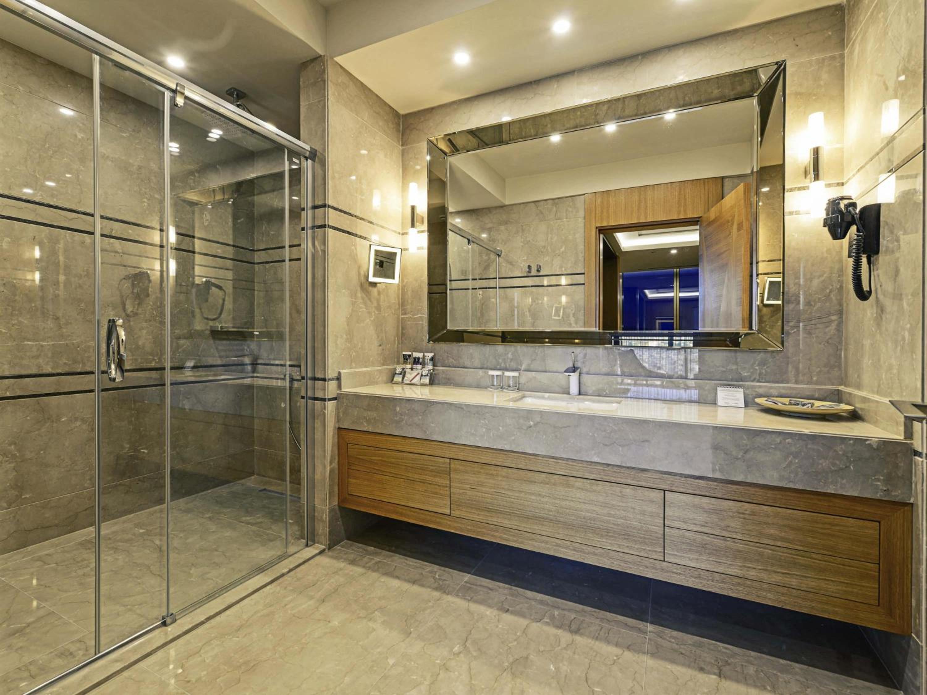 Junior Suite Room