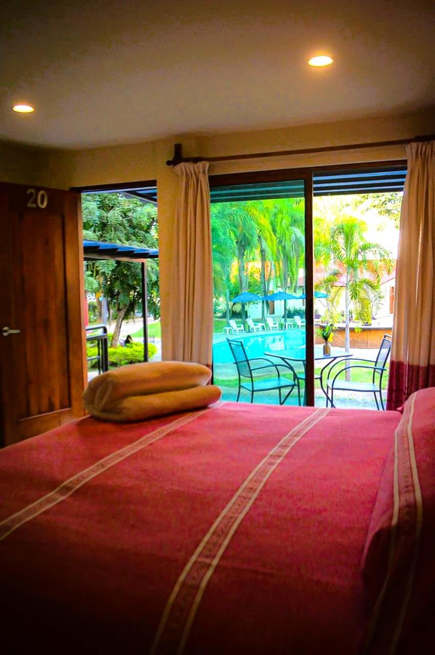 King Room with Pool View photo 2