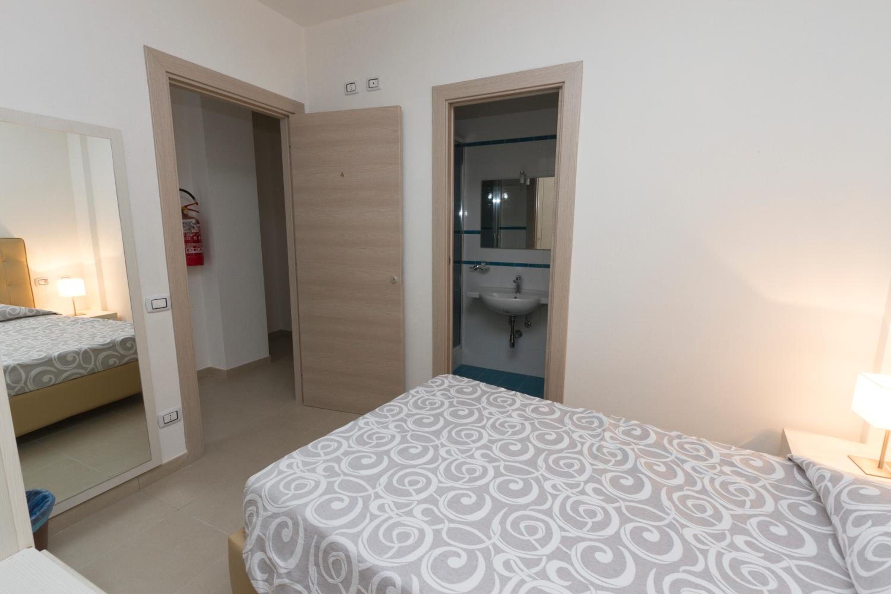 Single Room photo 3